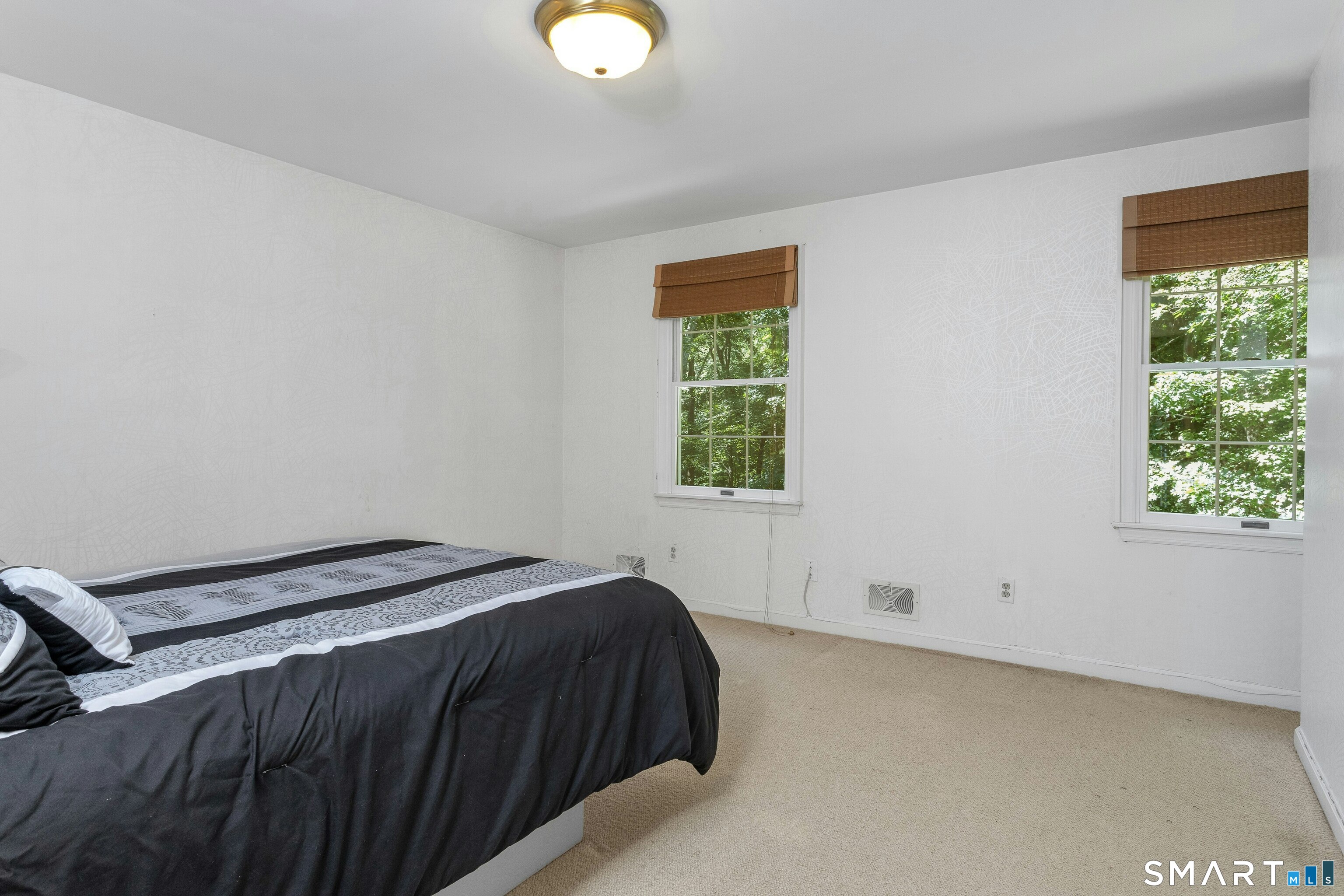 45 Common East Road Property Photo 22