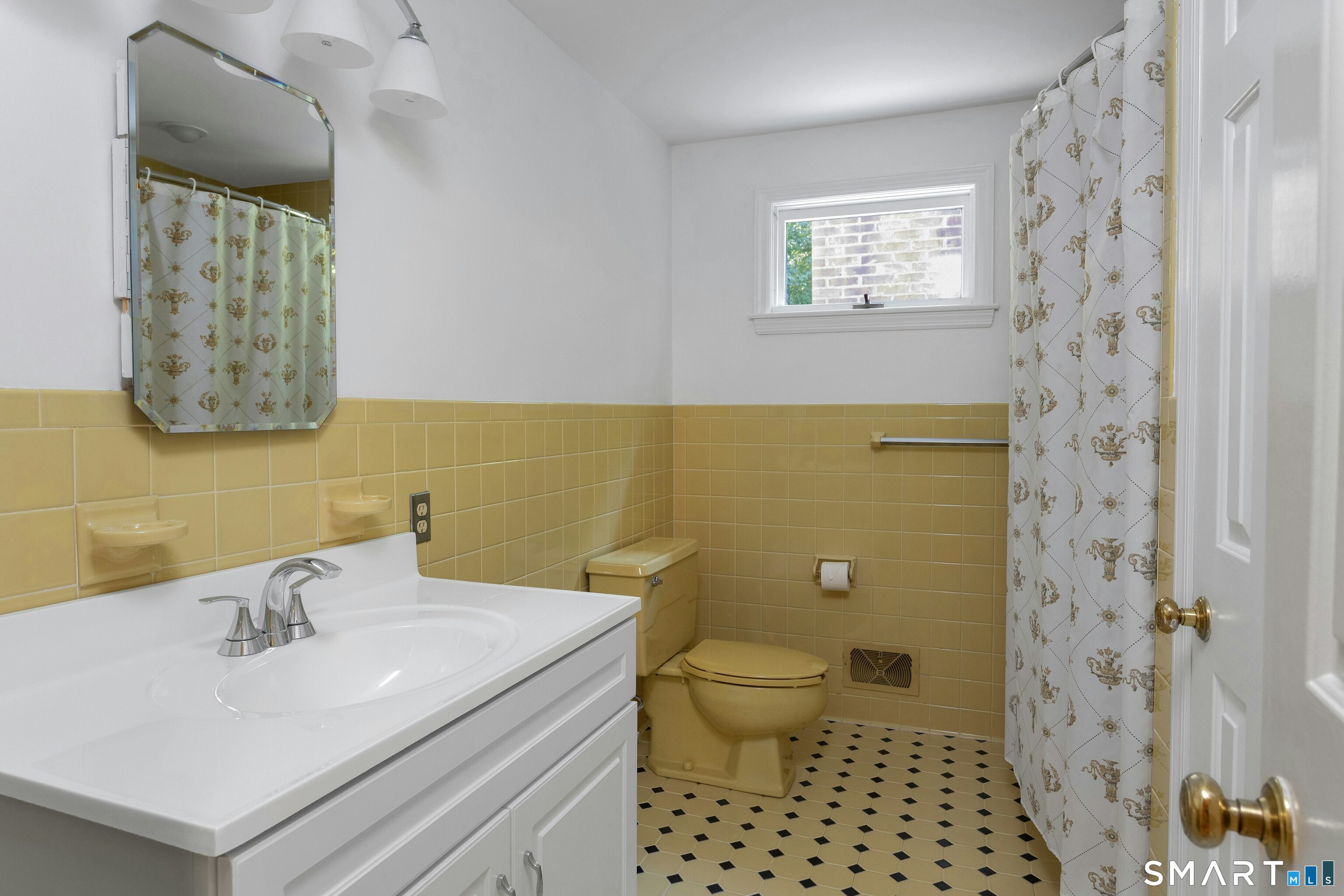 45 Common East Road Property Photo 23