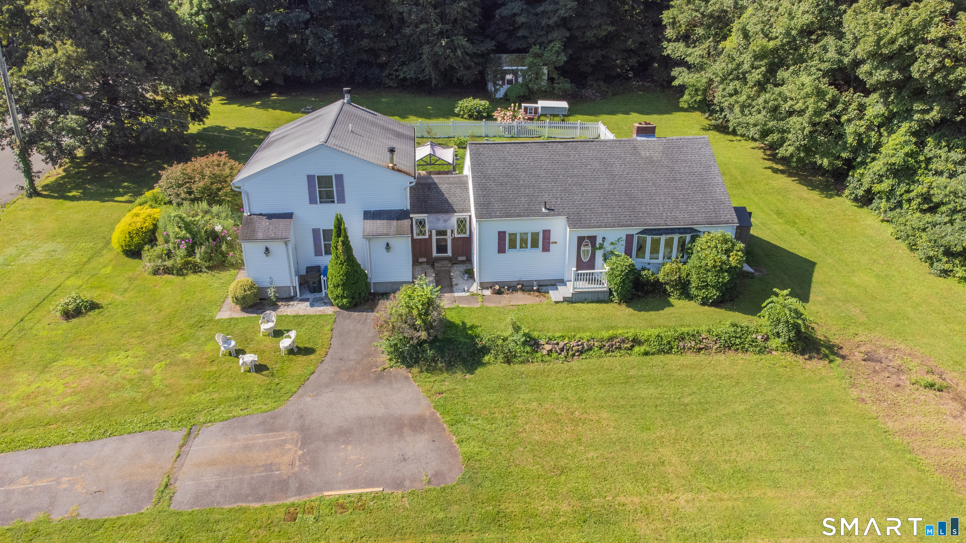 1511 Country Club Road Property Photo 2