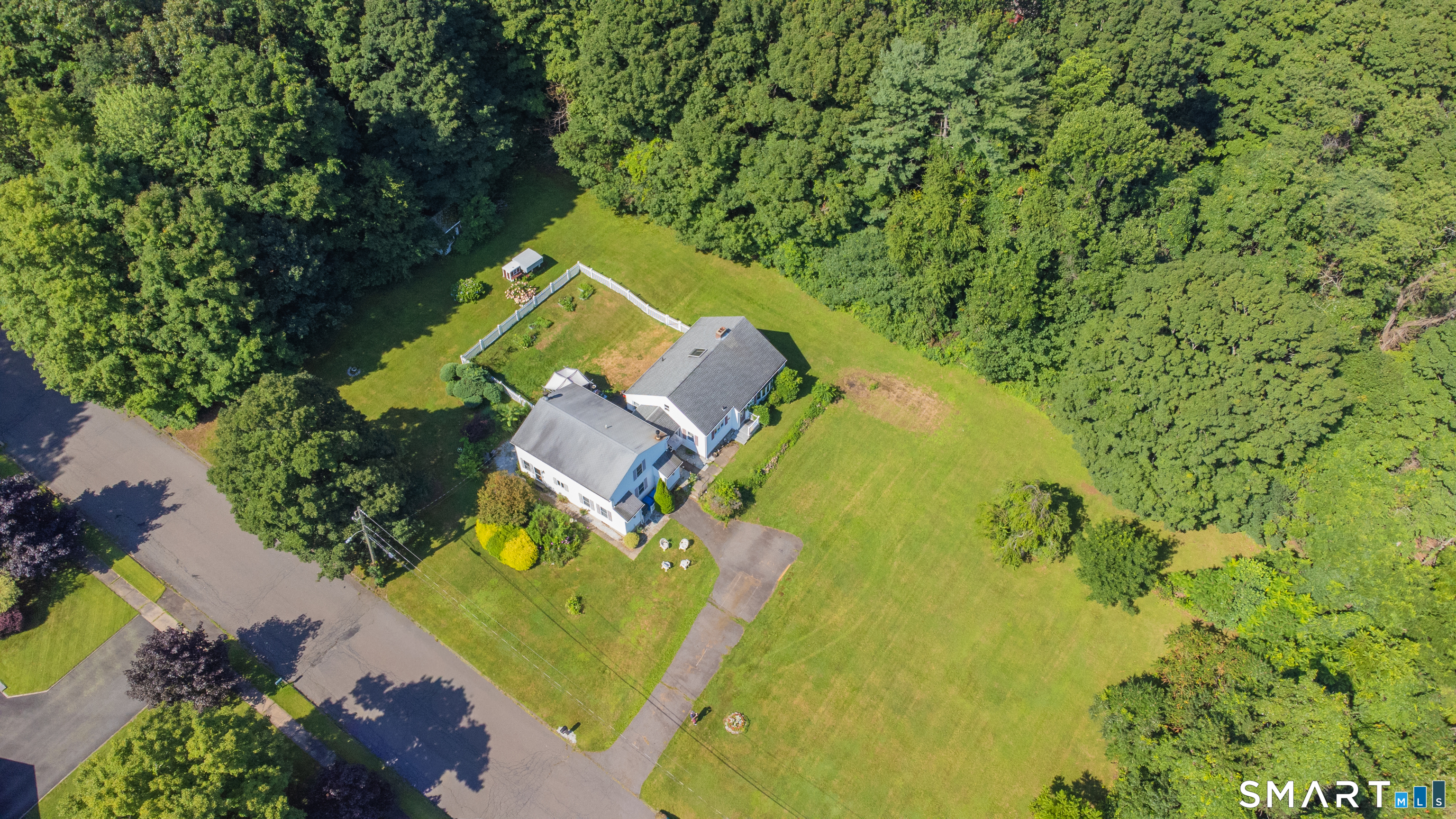 1511 Country Club Road Property Photo 4