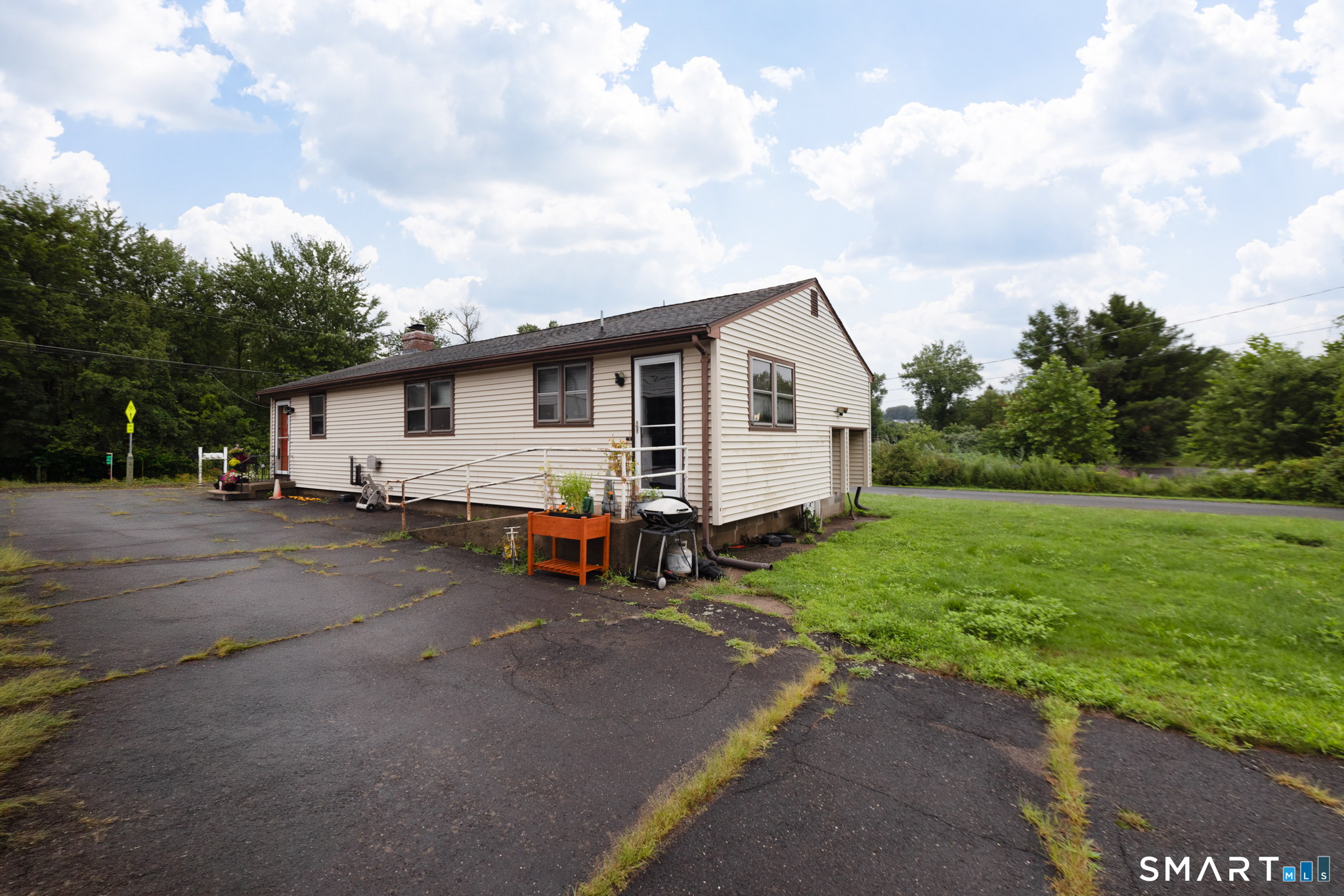 106 Lazy Lane Property Photo 5