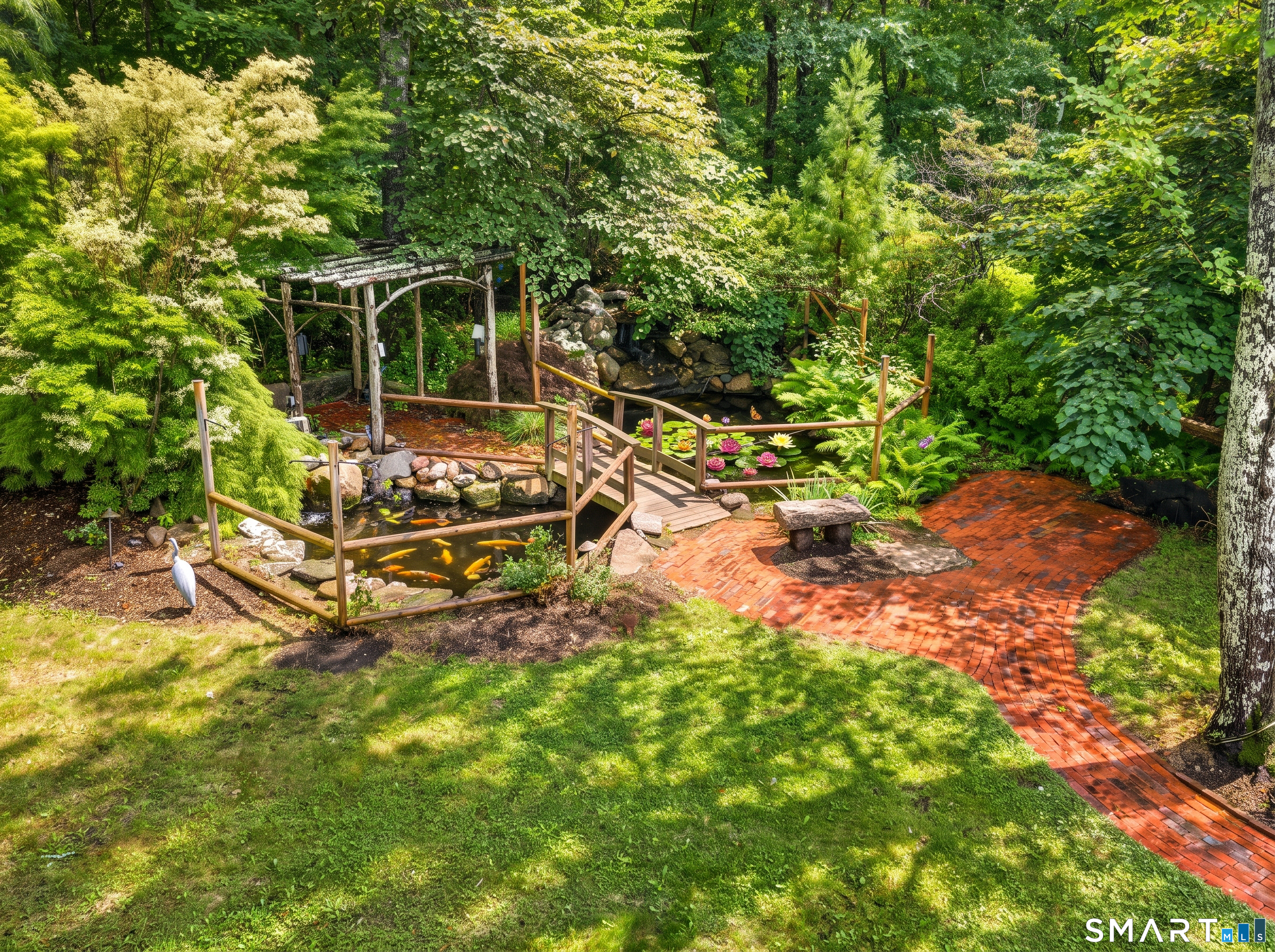 16 Cardinal Road Property Photo 5