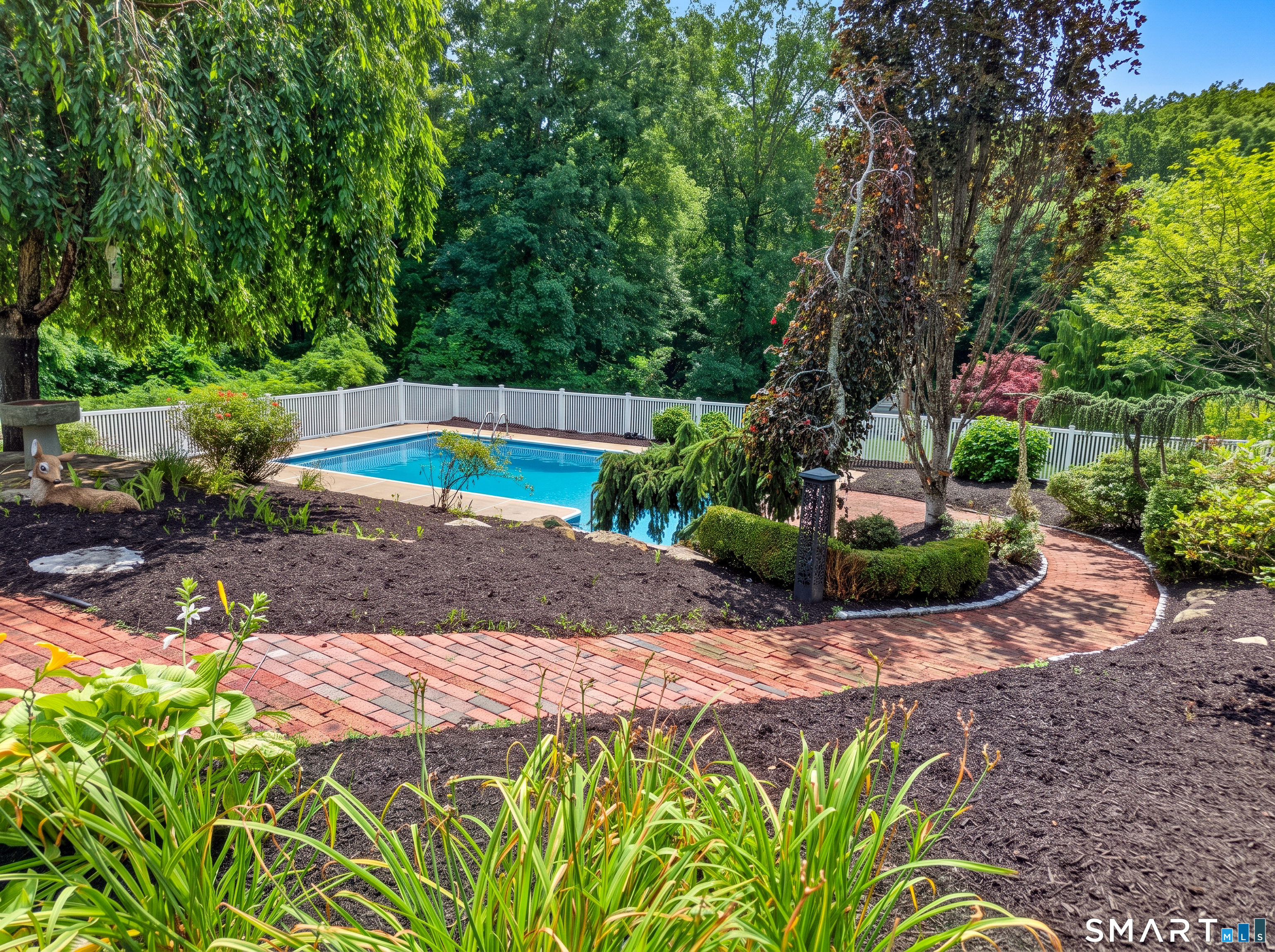 16 Cardinal Road Property Photo 39