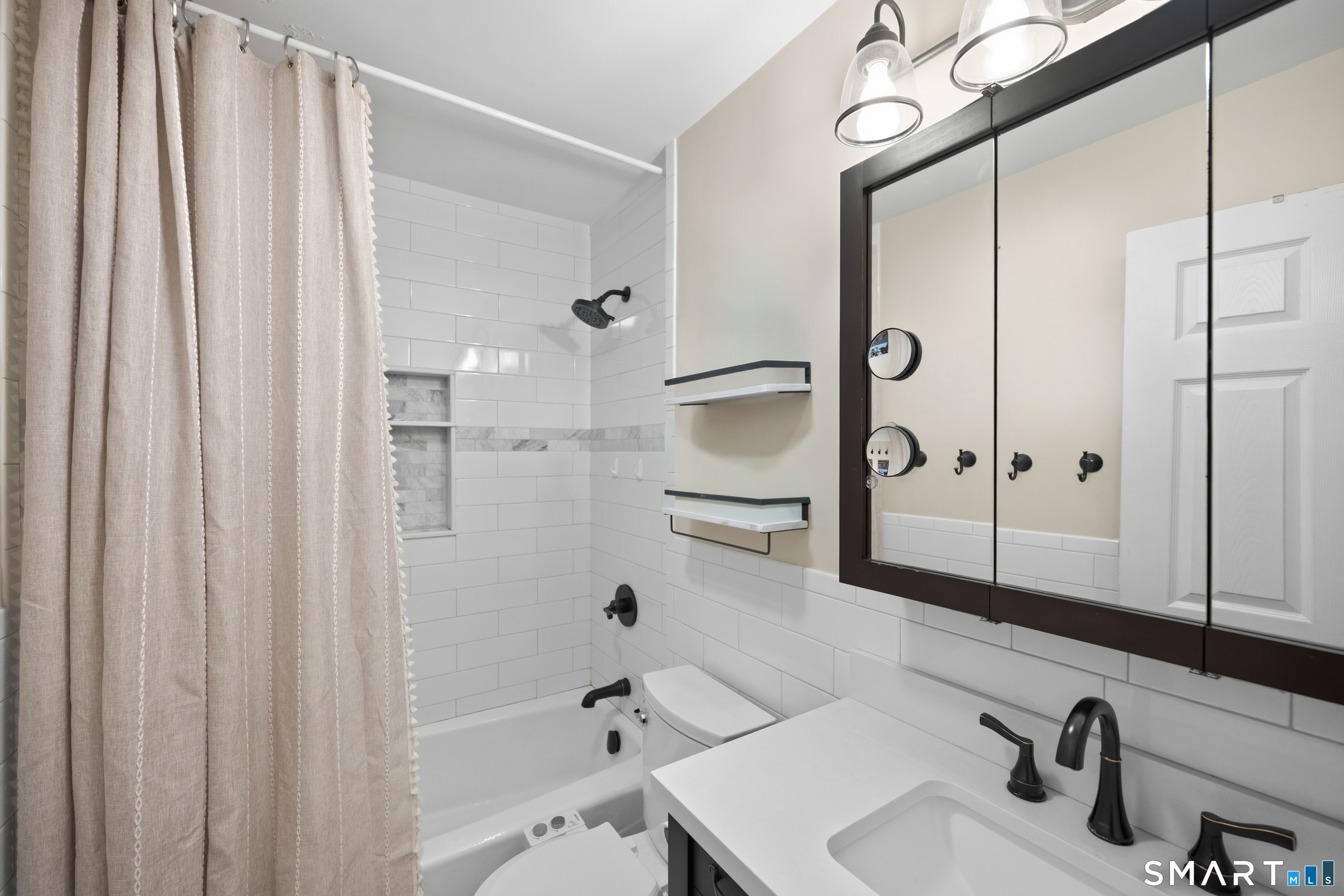 91 Bertrose Avenue Property Photo 14
