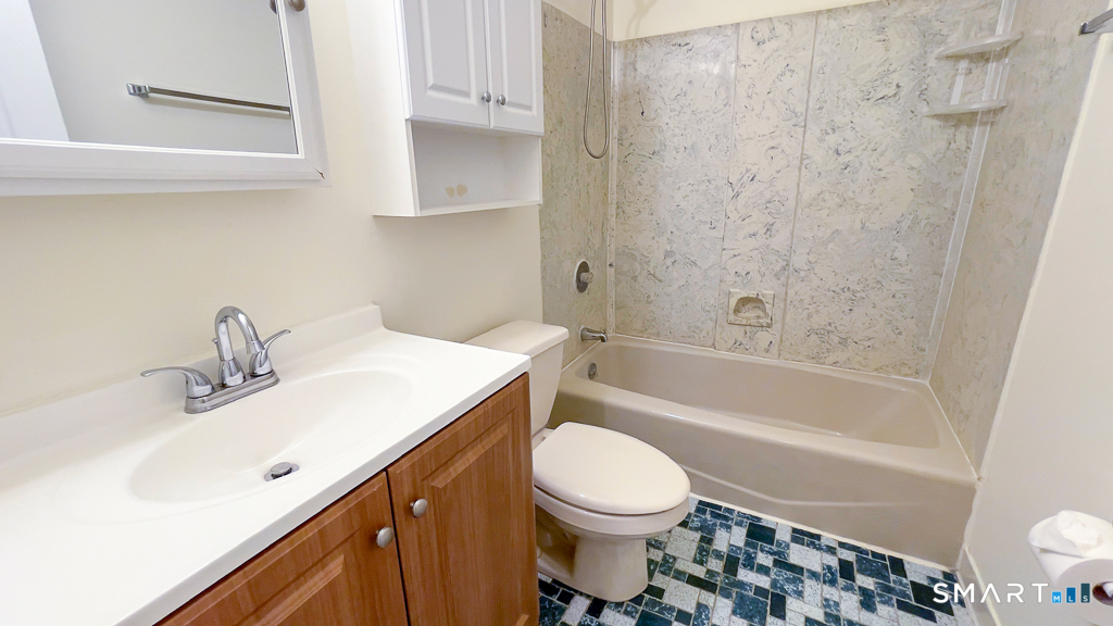 5 Falmouth 5 Court Property Photo 23