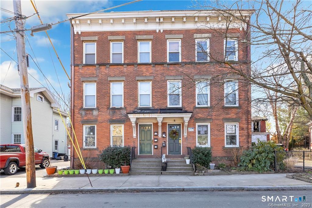 100 Lyon Street Property Photo 1