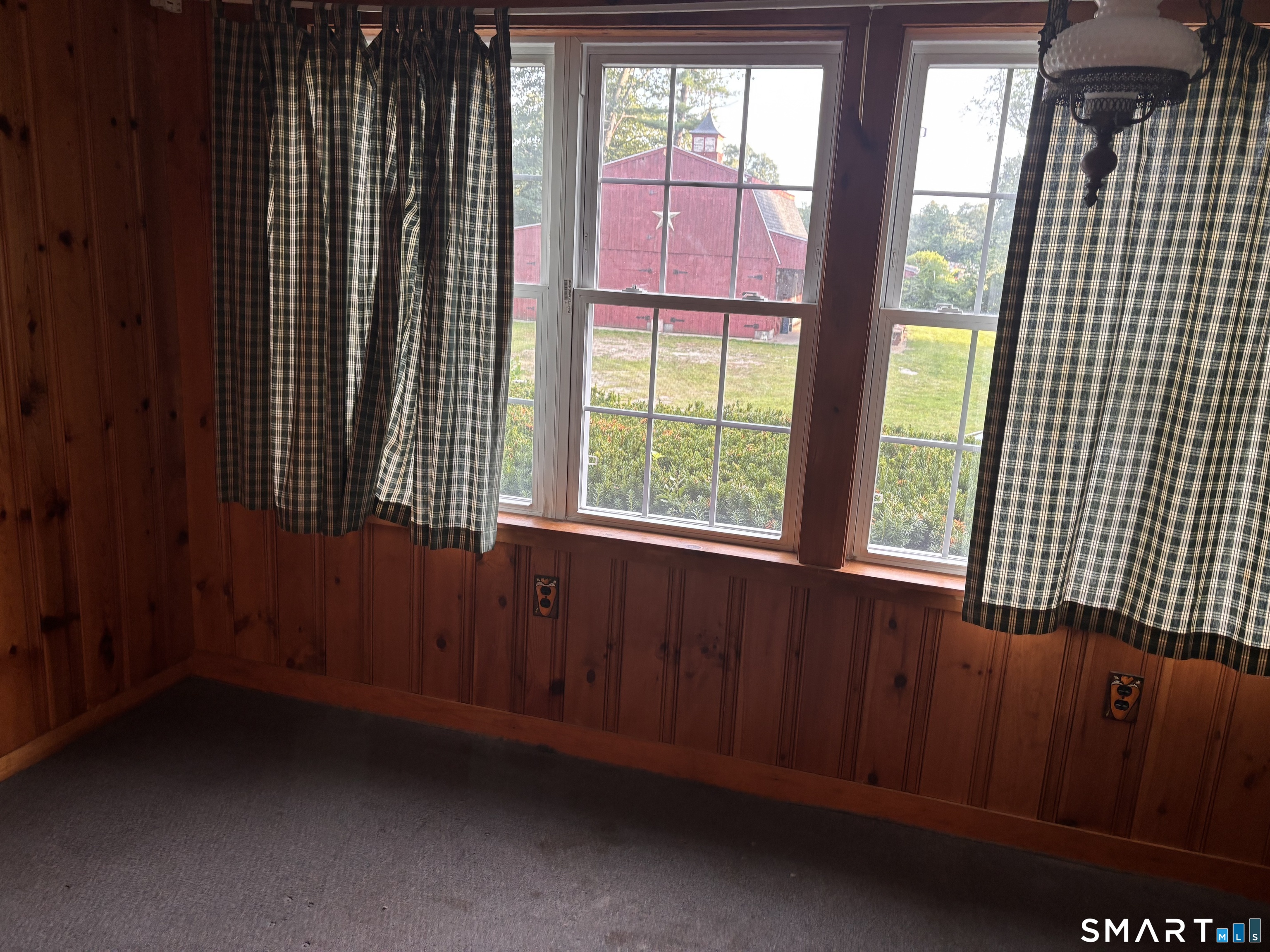 303 Riverside Drive Property Photo 15