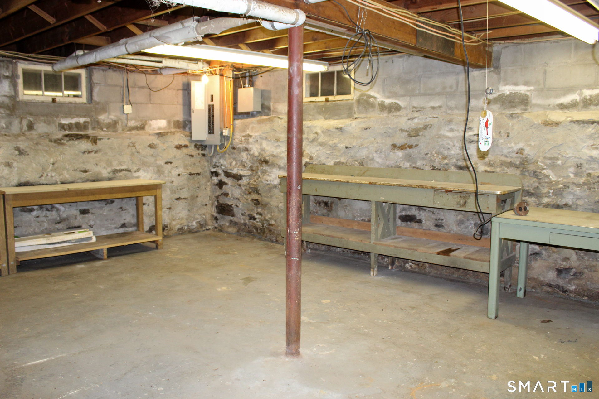 303 Riverside Drive Property Photo 25