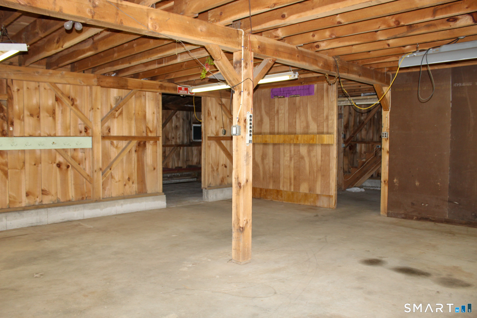 303 Riverside Drive Property Photo 28