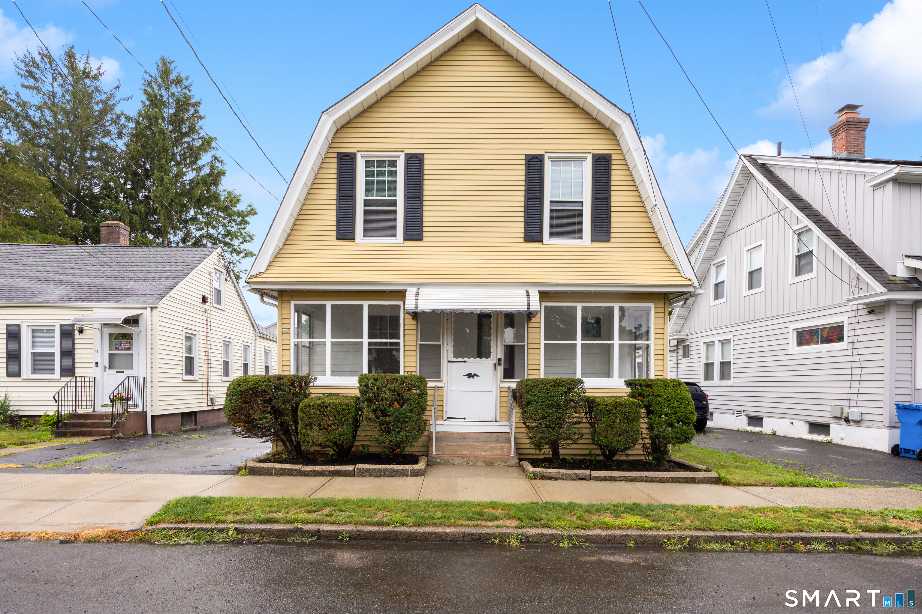 96 Hawthorne Avenue Property Photo 2