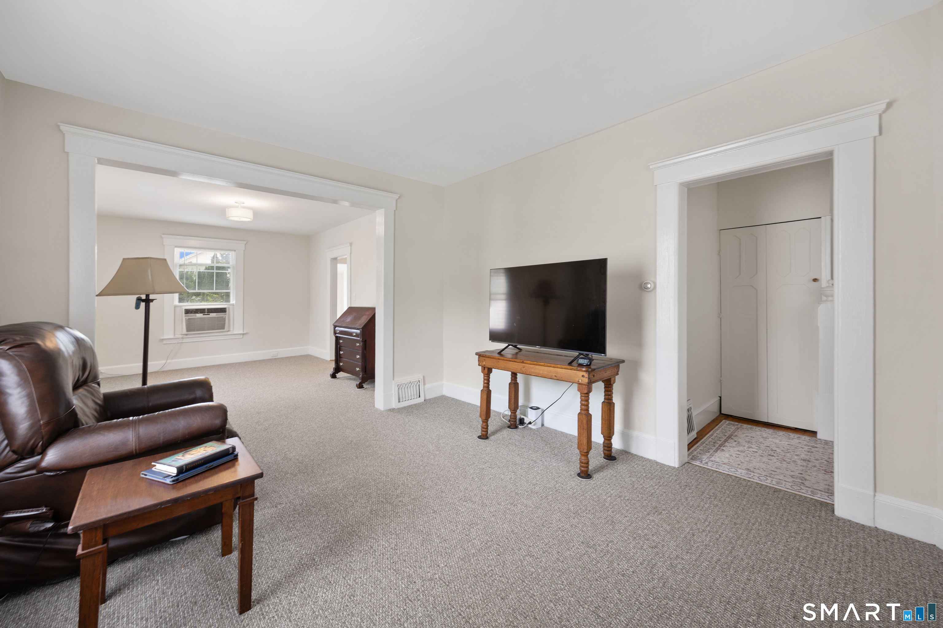 96 Hawthorne Avenue Property Photo 6