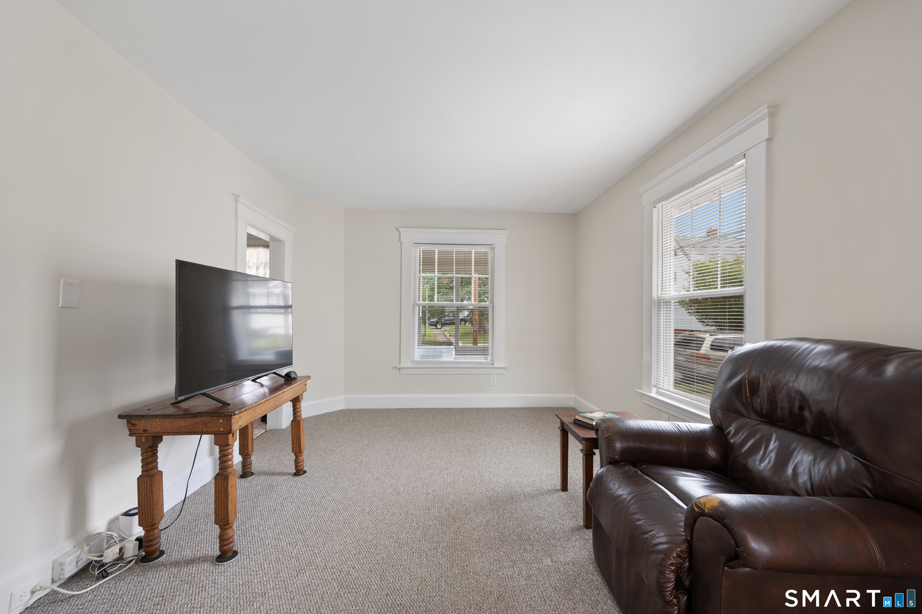 96 Hawthorne Avenue Property Photo 7