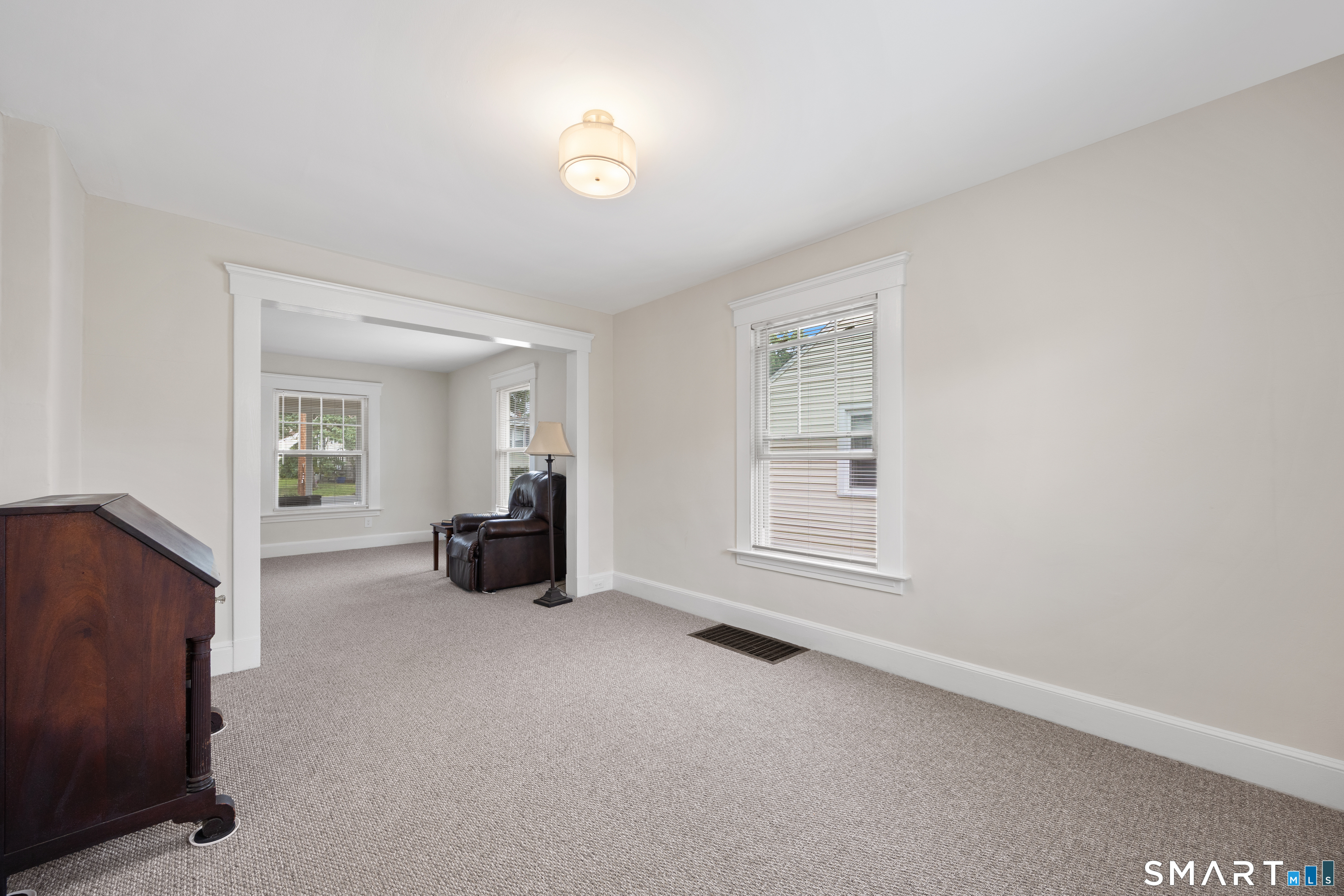 96 Hawthorne Avenue Property Photo 9