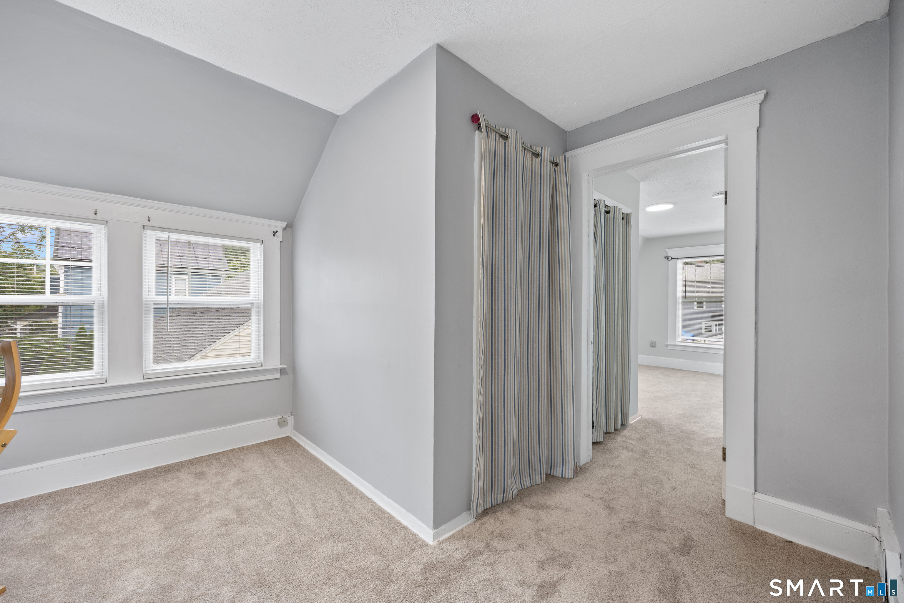 96 Hawthorne Avenue Property Photo 23