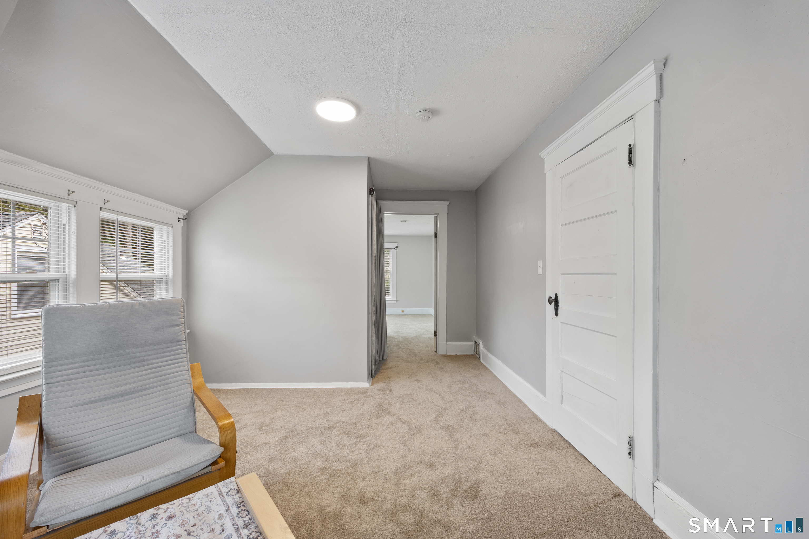 96 Hawthorne Avenue Property Photo 25