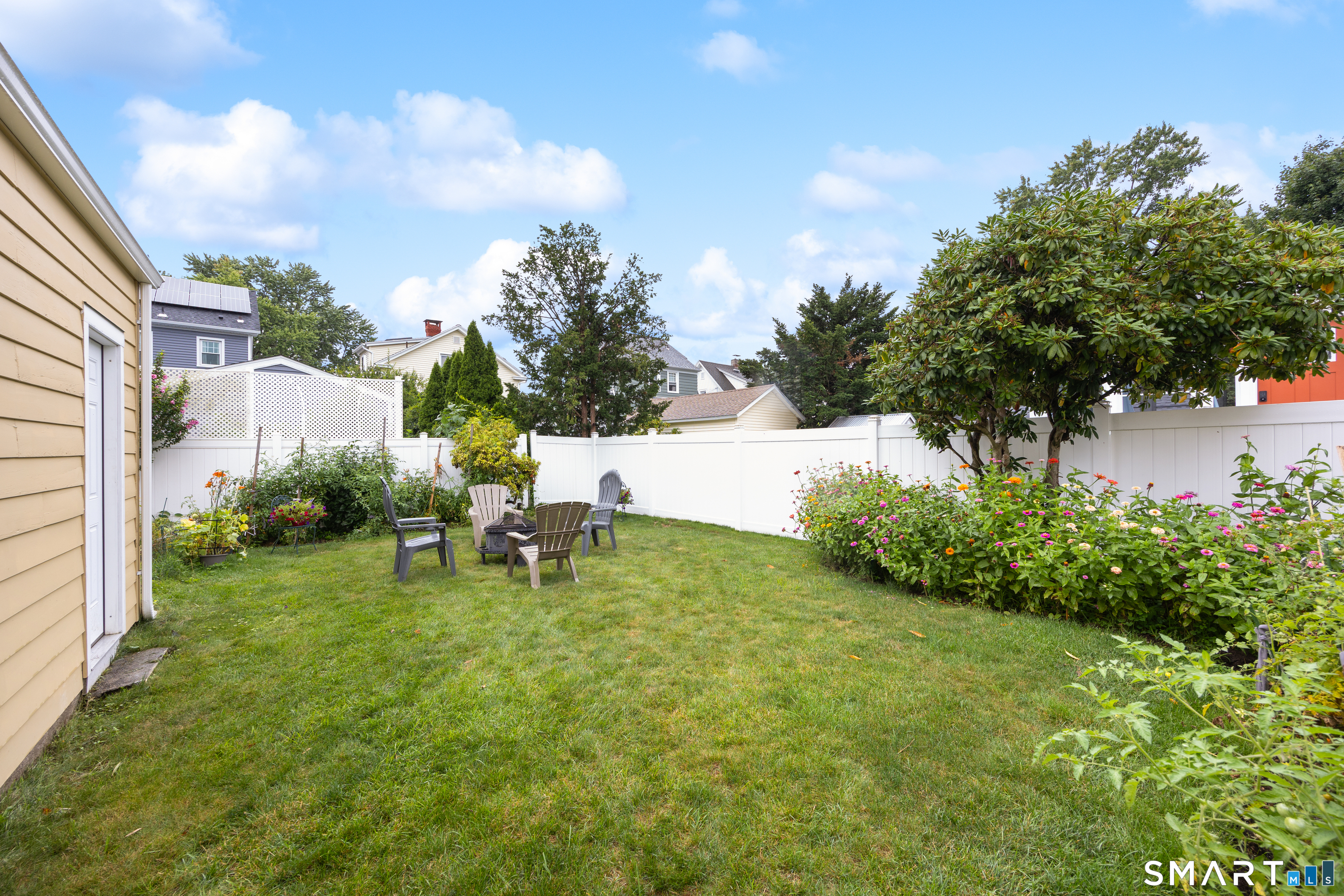 96 Hawthorne Avenue Property Photo 35
