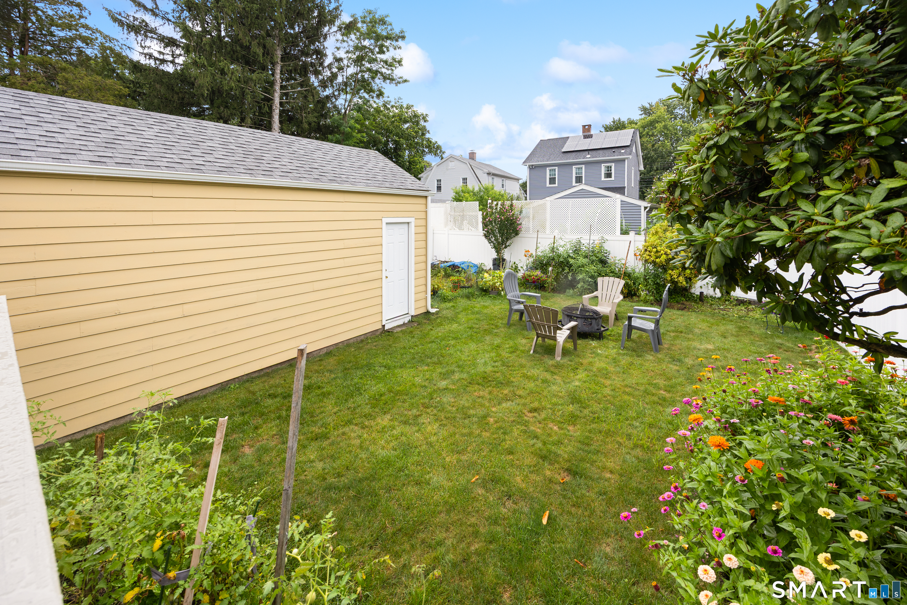 96 Hawthorne Avenue Property Photo 40
