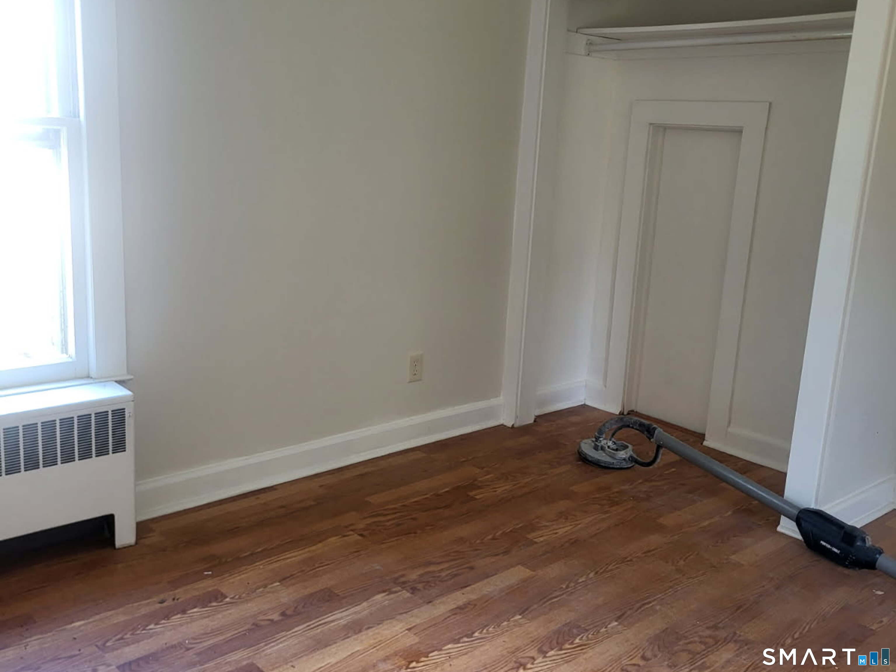 1048 Broadway East Property Photo 5