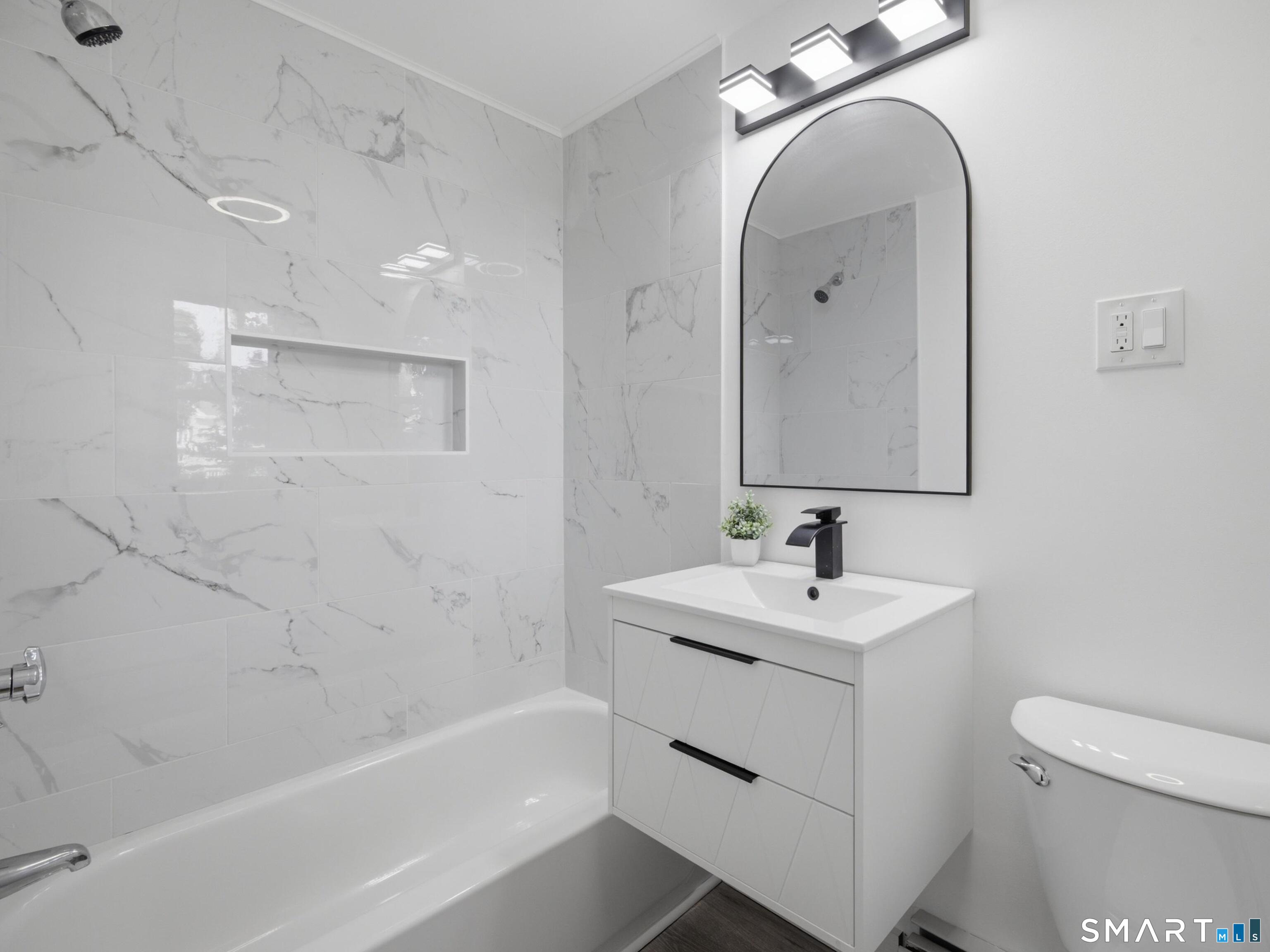 35 Moore Avenue Property Photo 4