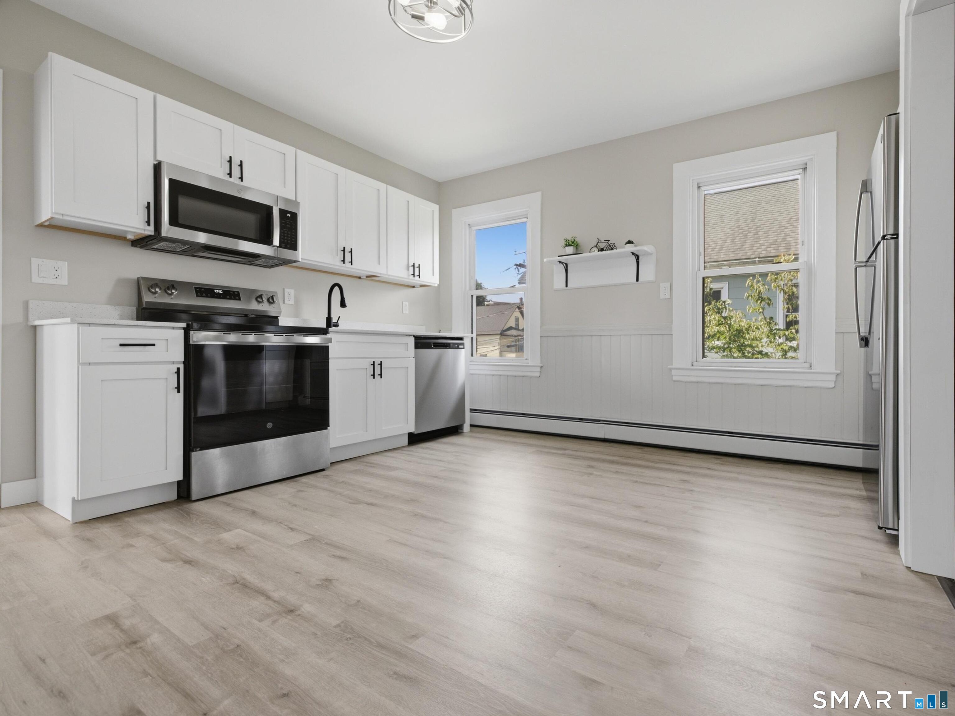 35 Moore Avenue Property Photo 6