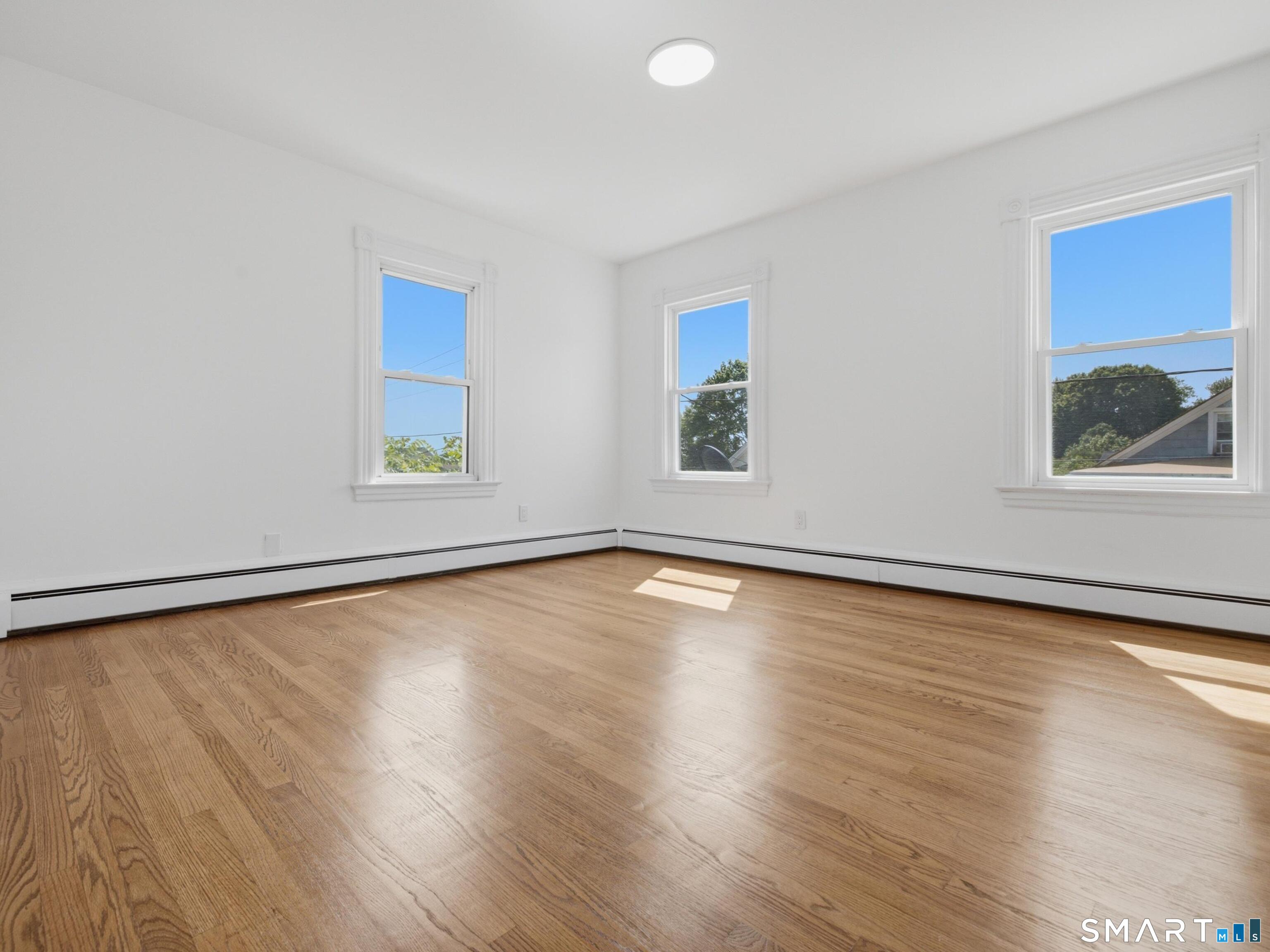 35 Moore Avenue Property Photo 21