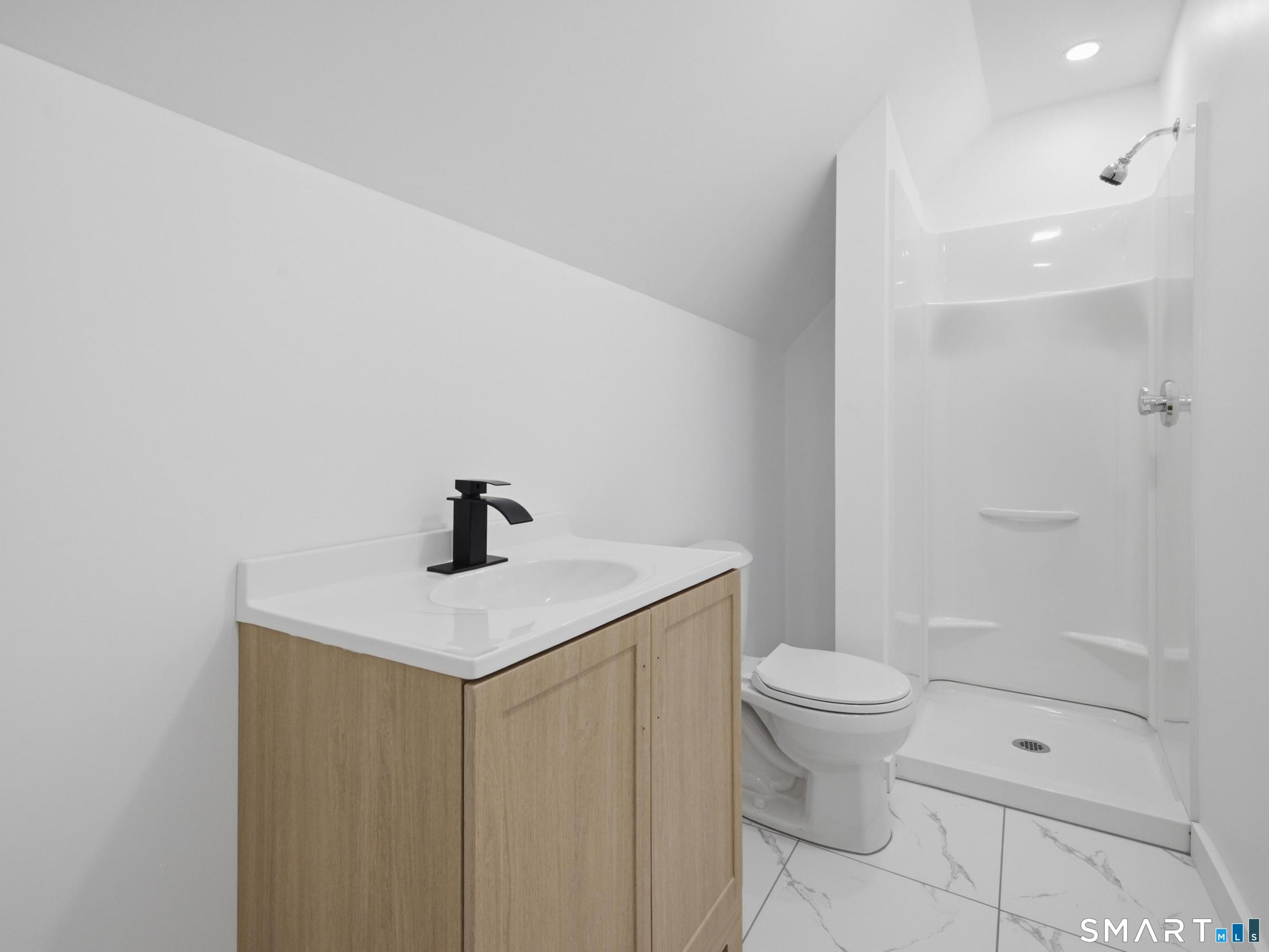35 Moore Avenue Property Photo 28