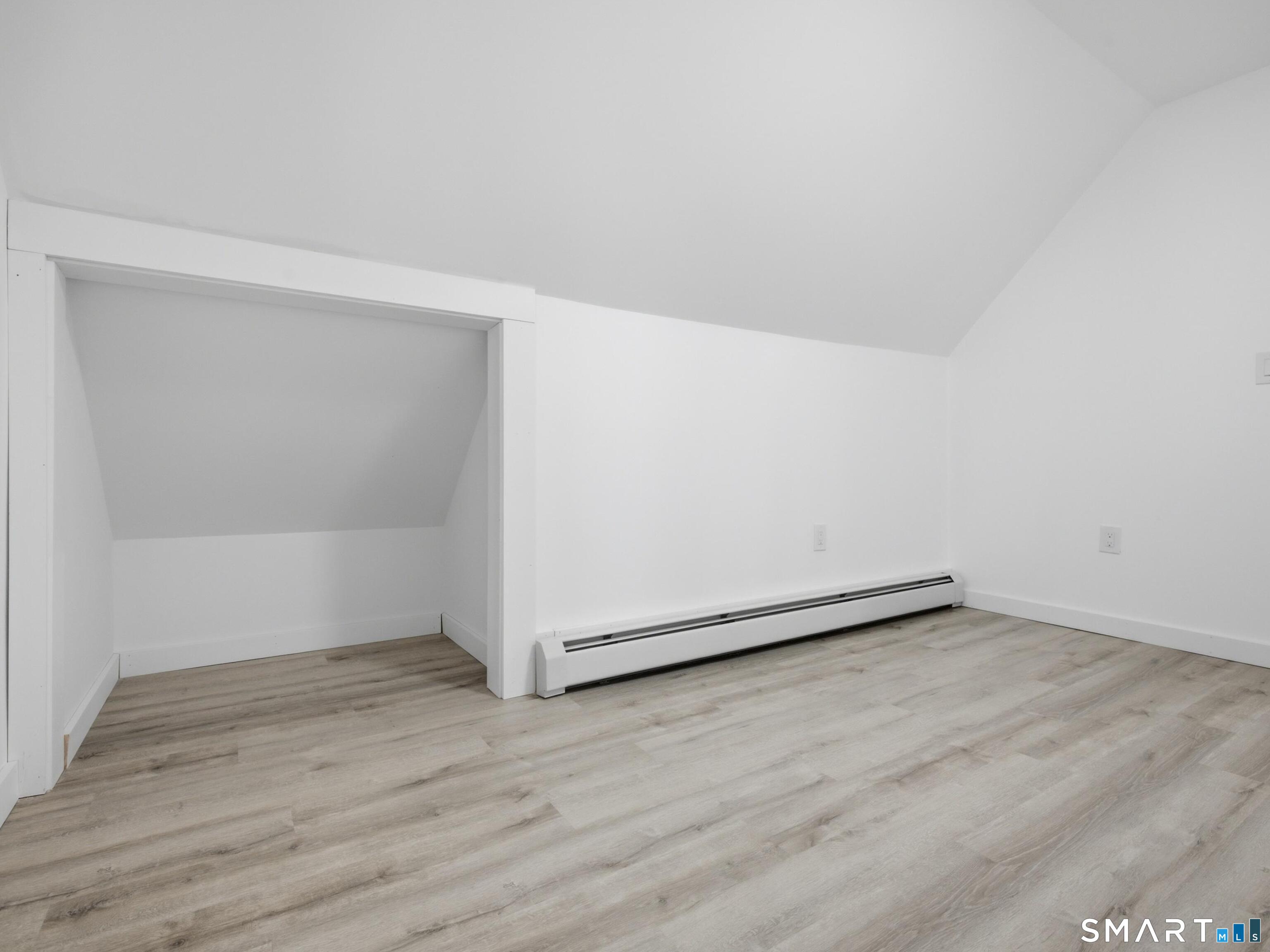 35 Moore Avenue Property Photo 30