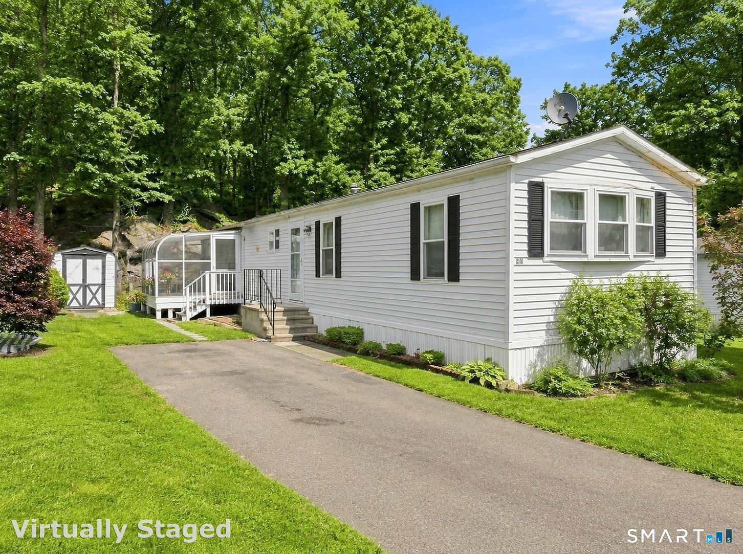 28 Woodland Park Property Photo 1