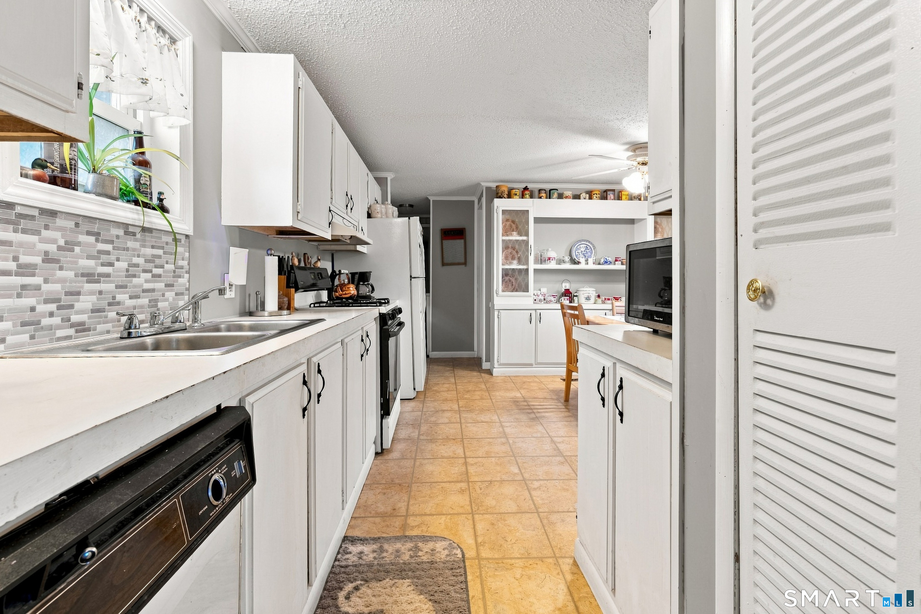 28 Woodland Park Property Photo 13