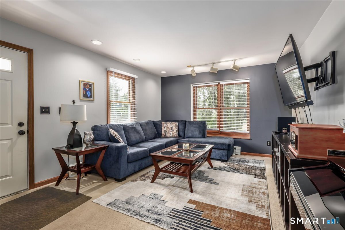 41 Calderwood Court Property Photo 8