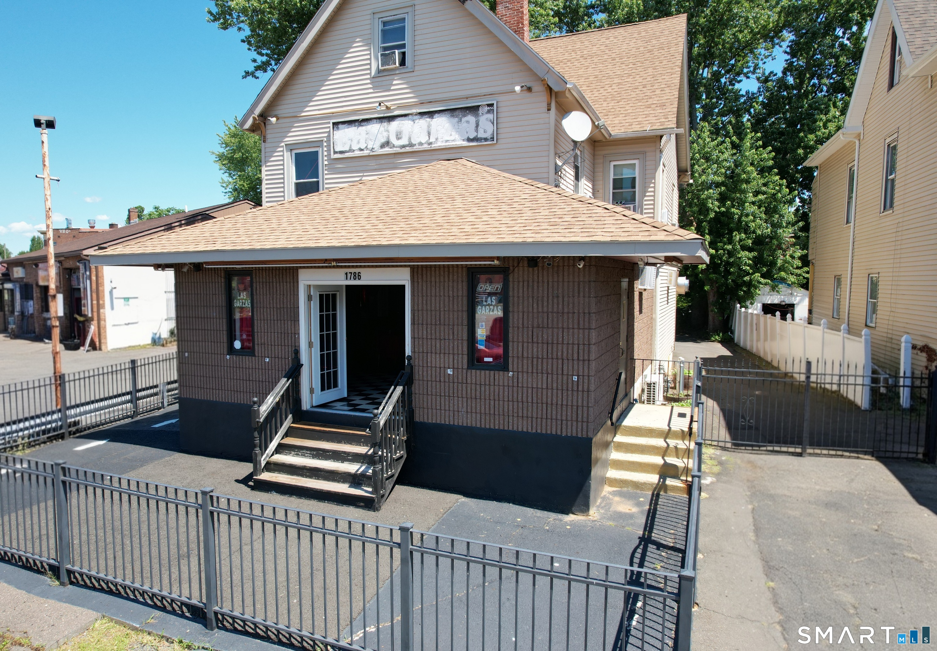 1784 Broad Street Property Photo 3
