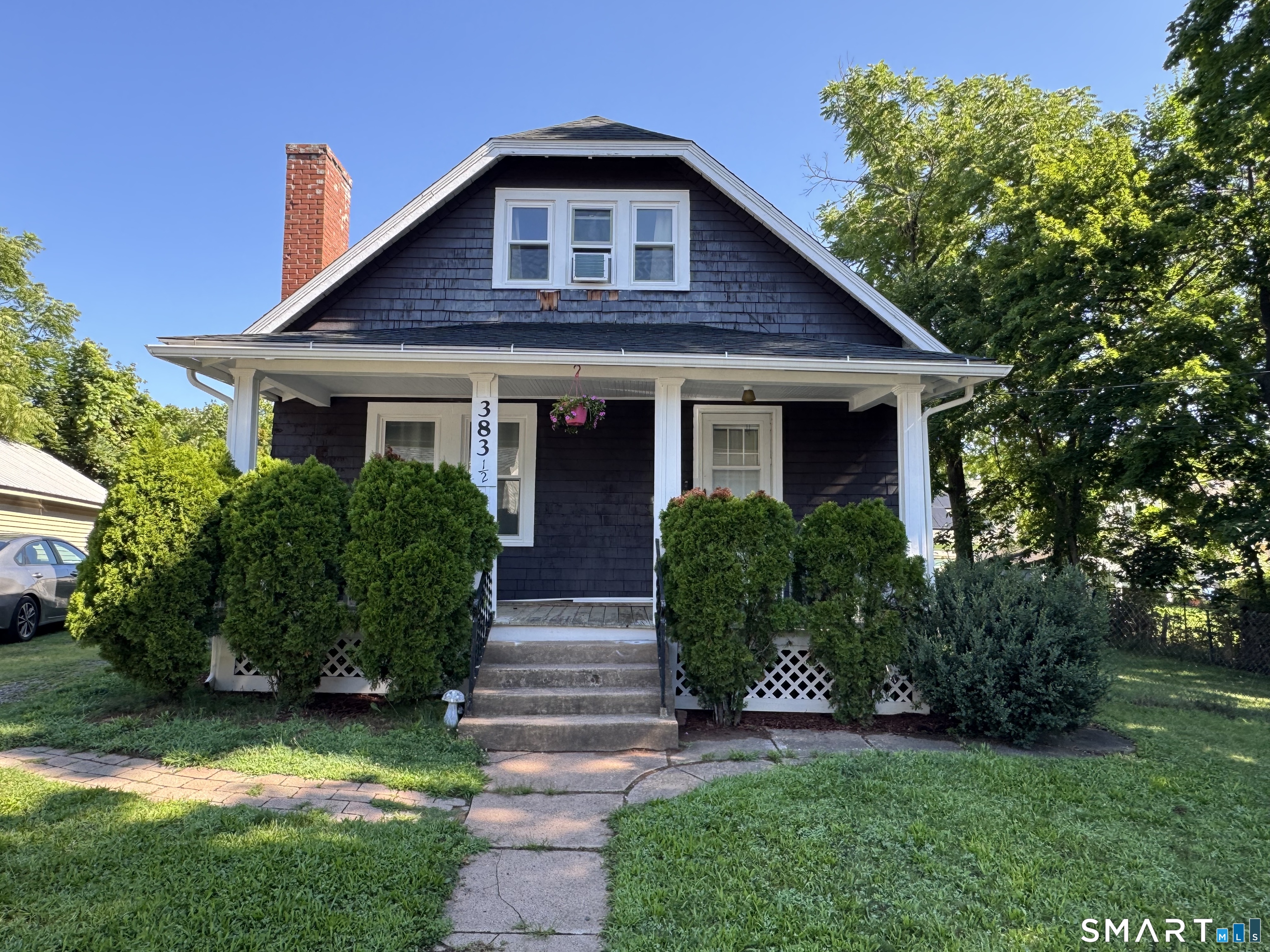 383 Center Street Property Photo 1