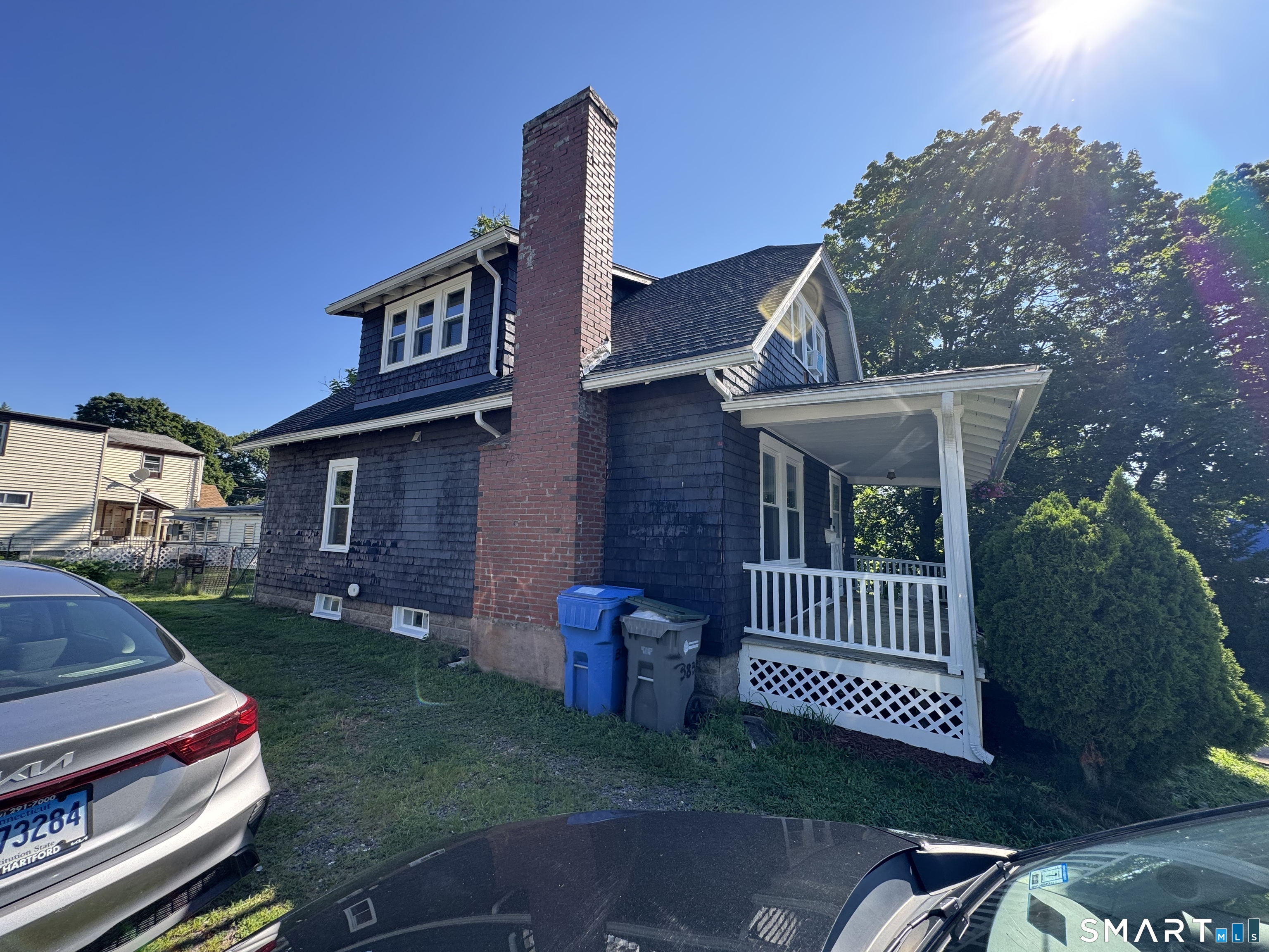 383 Center Street Property Photo 2