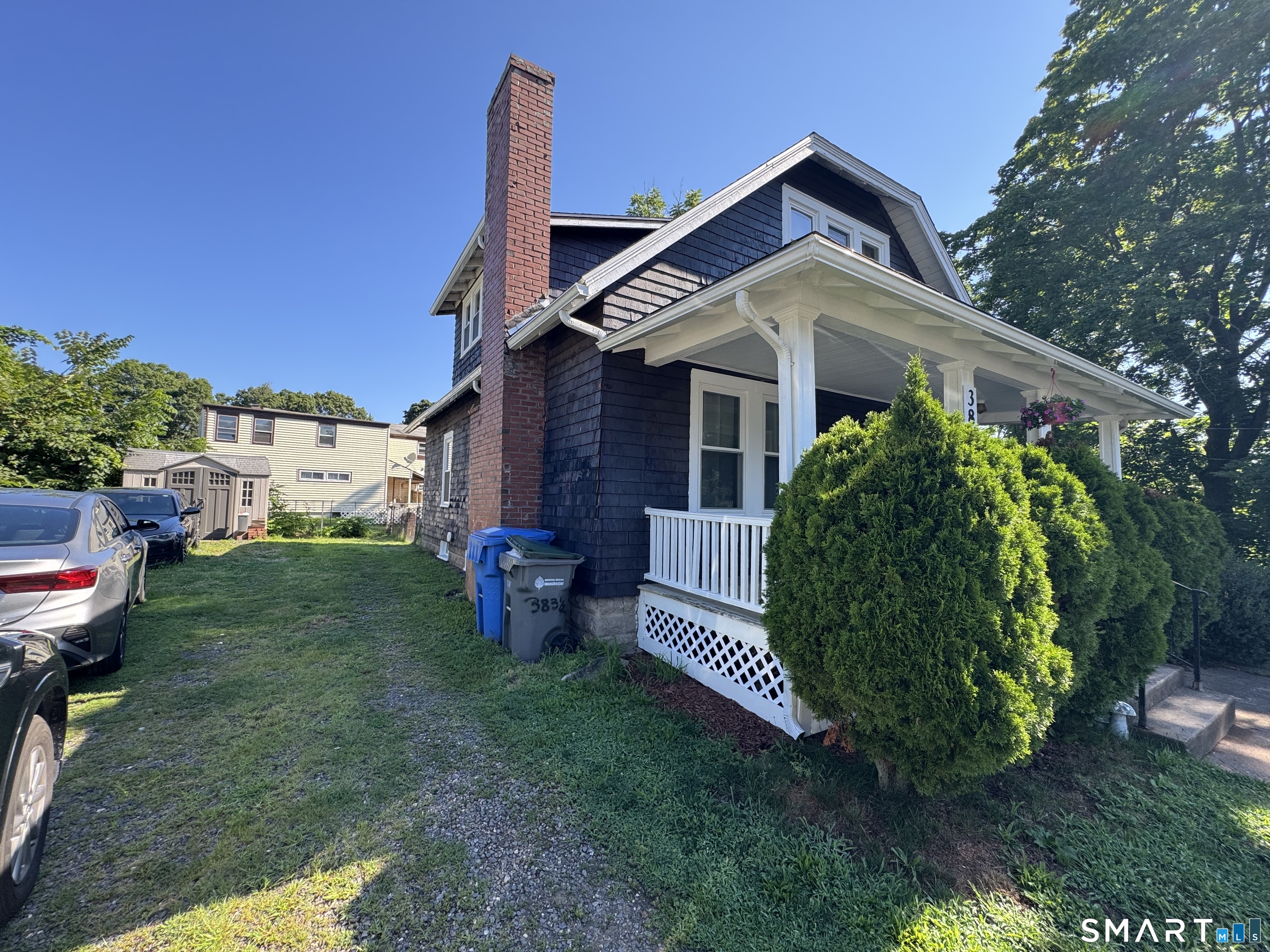 383 Center Street Property Photo 3