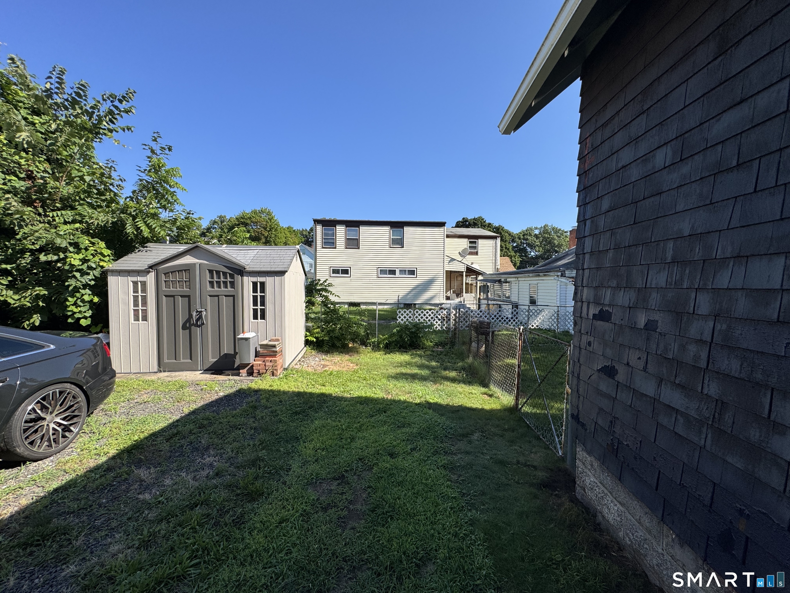 383 Center Street Property Photo 7