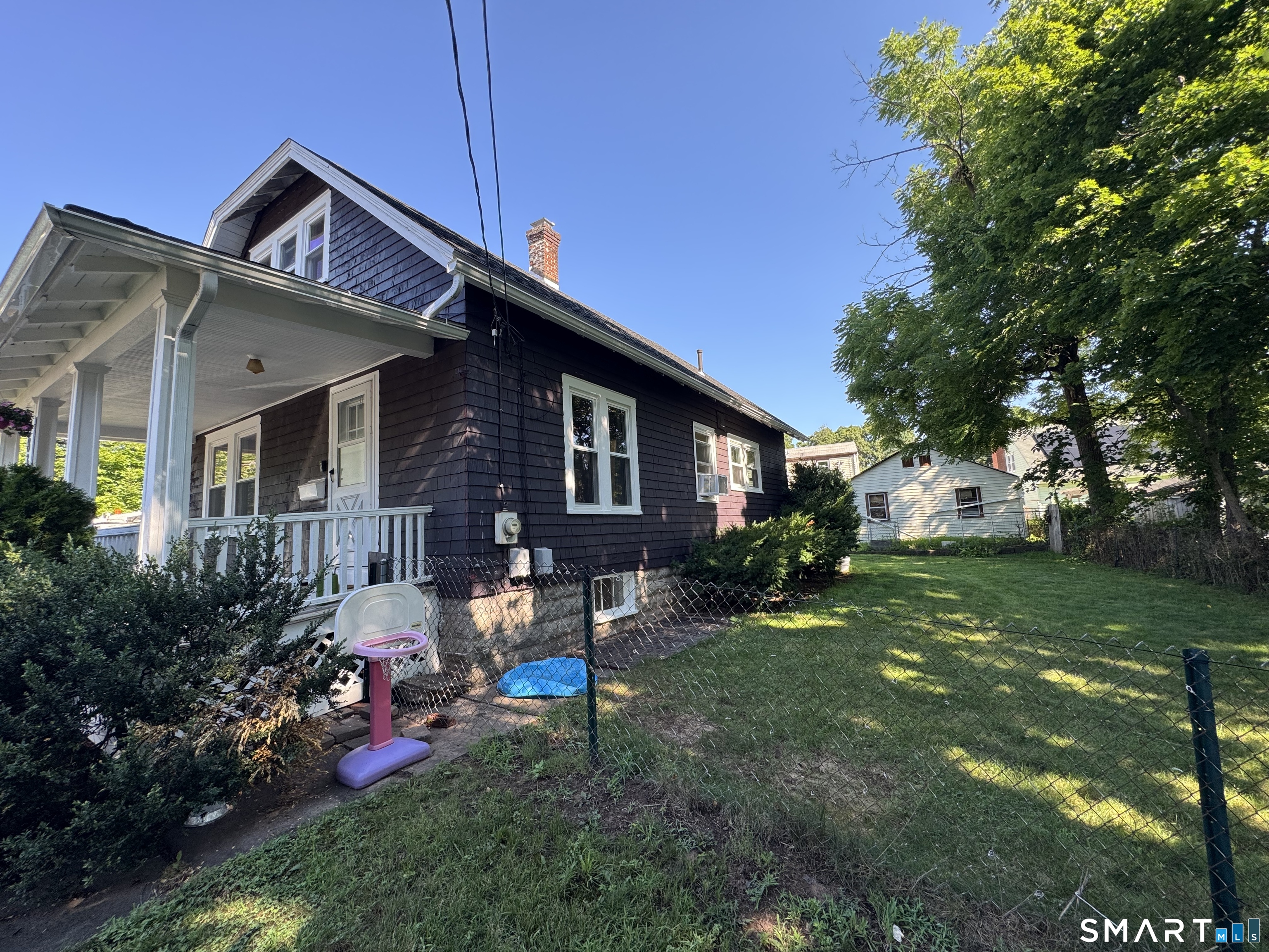 383 Center Street Property Photo 9