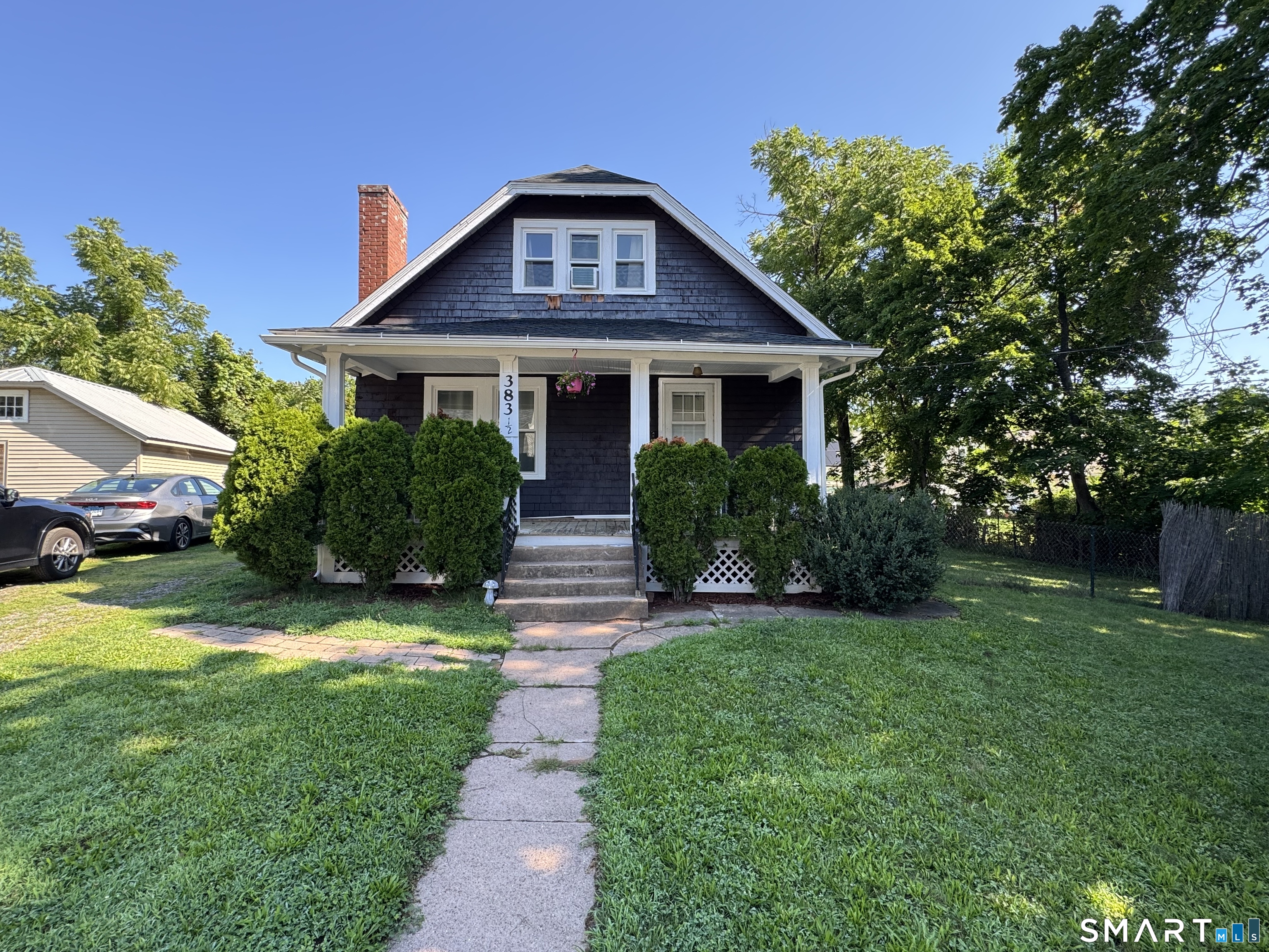 383 Center Street Property Photo 10