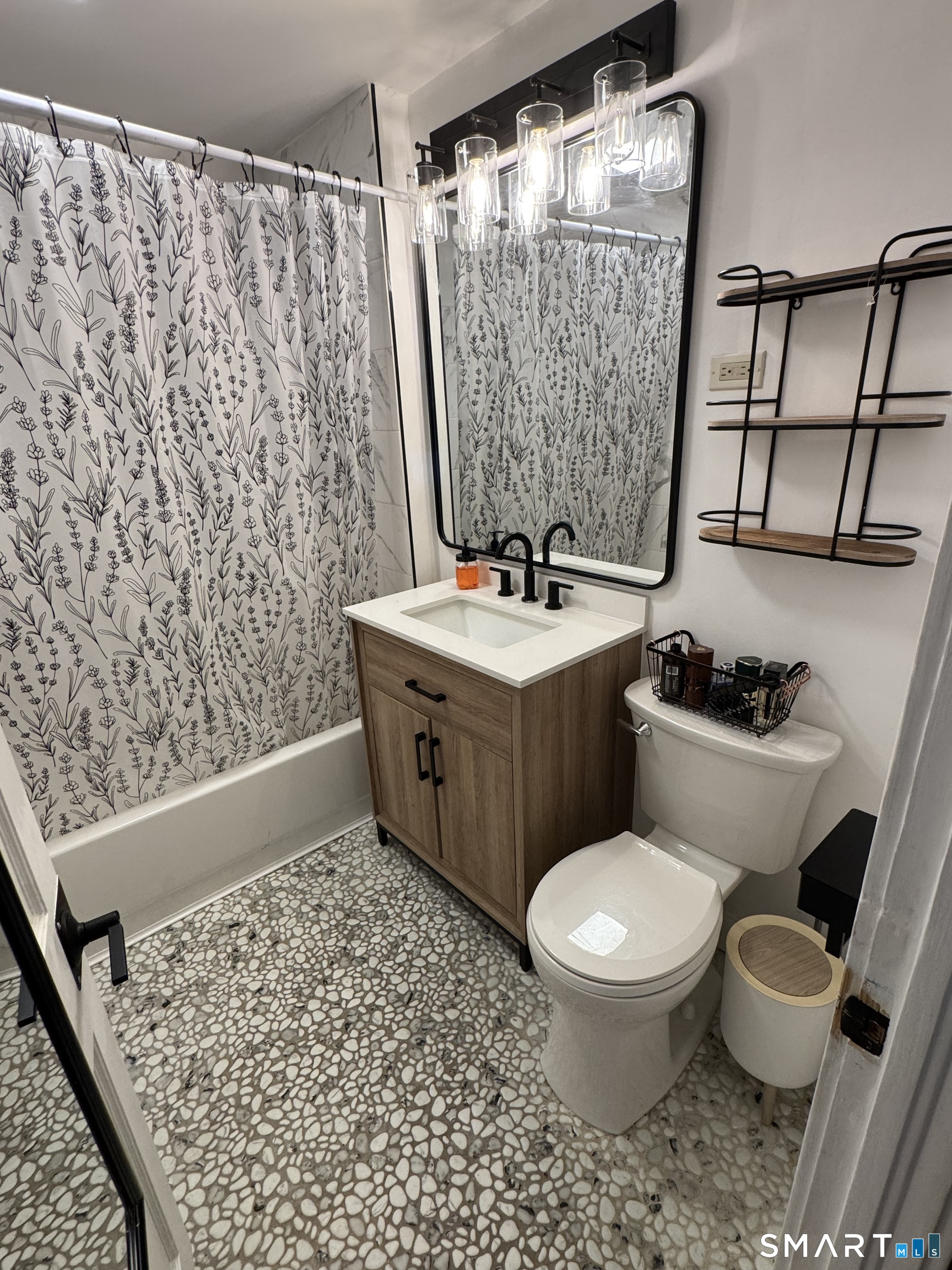 383 Center Street Property Photo 20