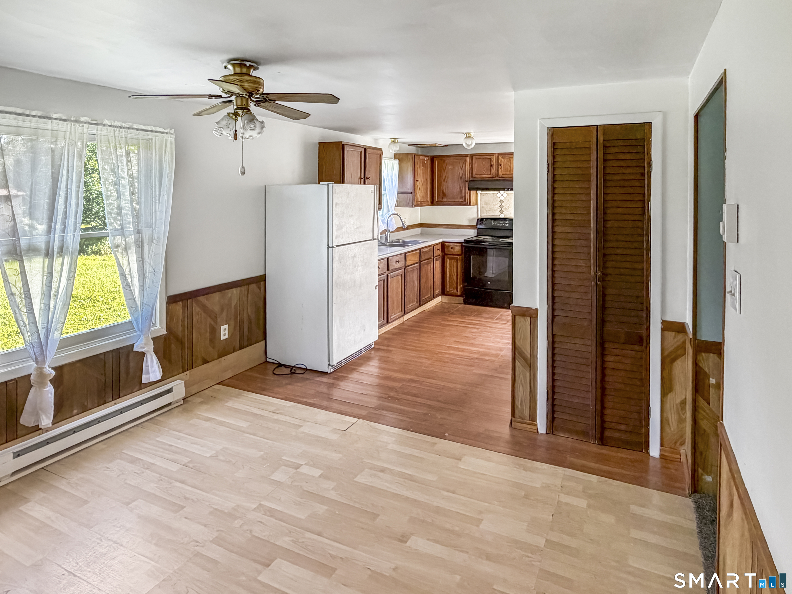 24196755 Property Photo 11