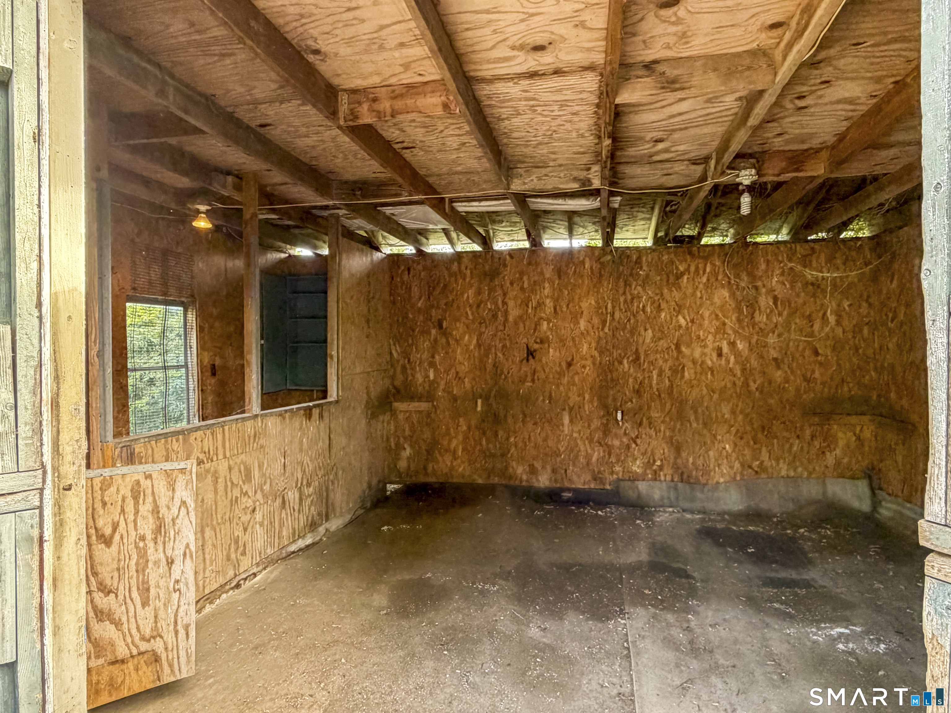 24196755 Property Photo 30
