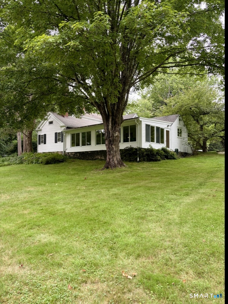 320 Valley Road Property Photo 4