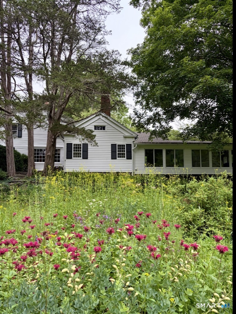320 Valley Road Property Photo 5