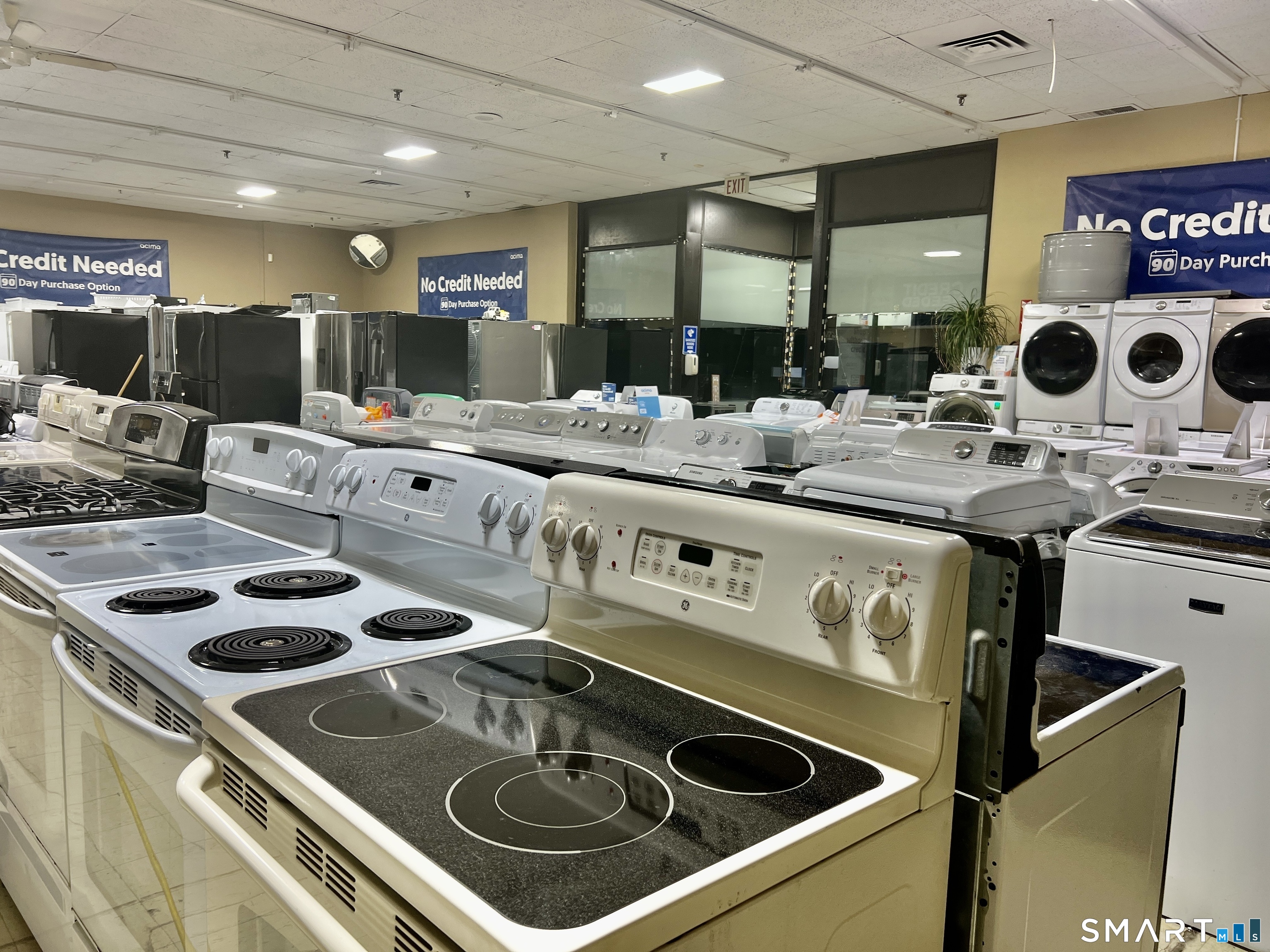 1014 Meriden Current Appliance Store Road Property Photo 2