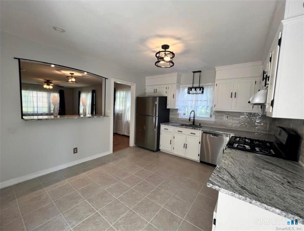 1079 Brooklawn Avenue Property Photo 11