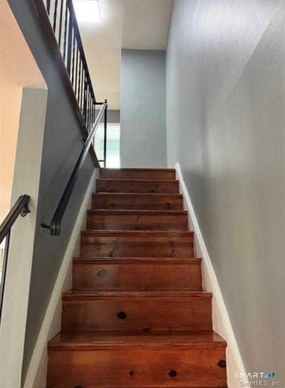 1079 Brooklawn Avenue Property Photo 12