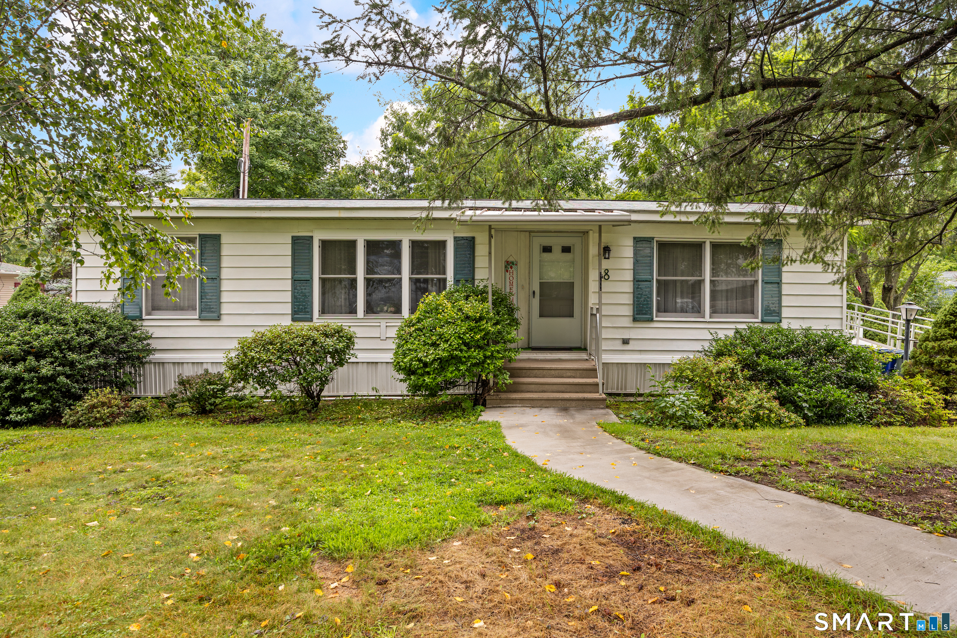 8 Redstone Street Property Photo 1