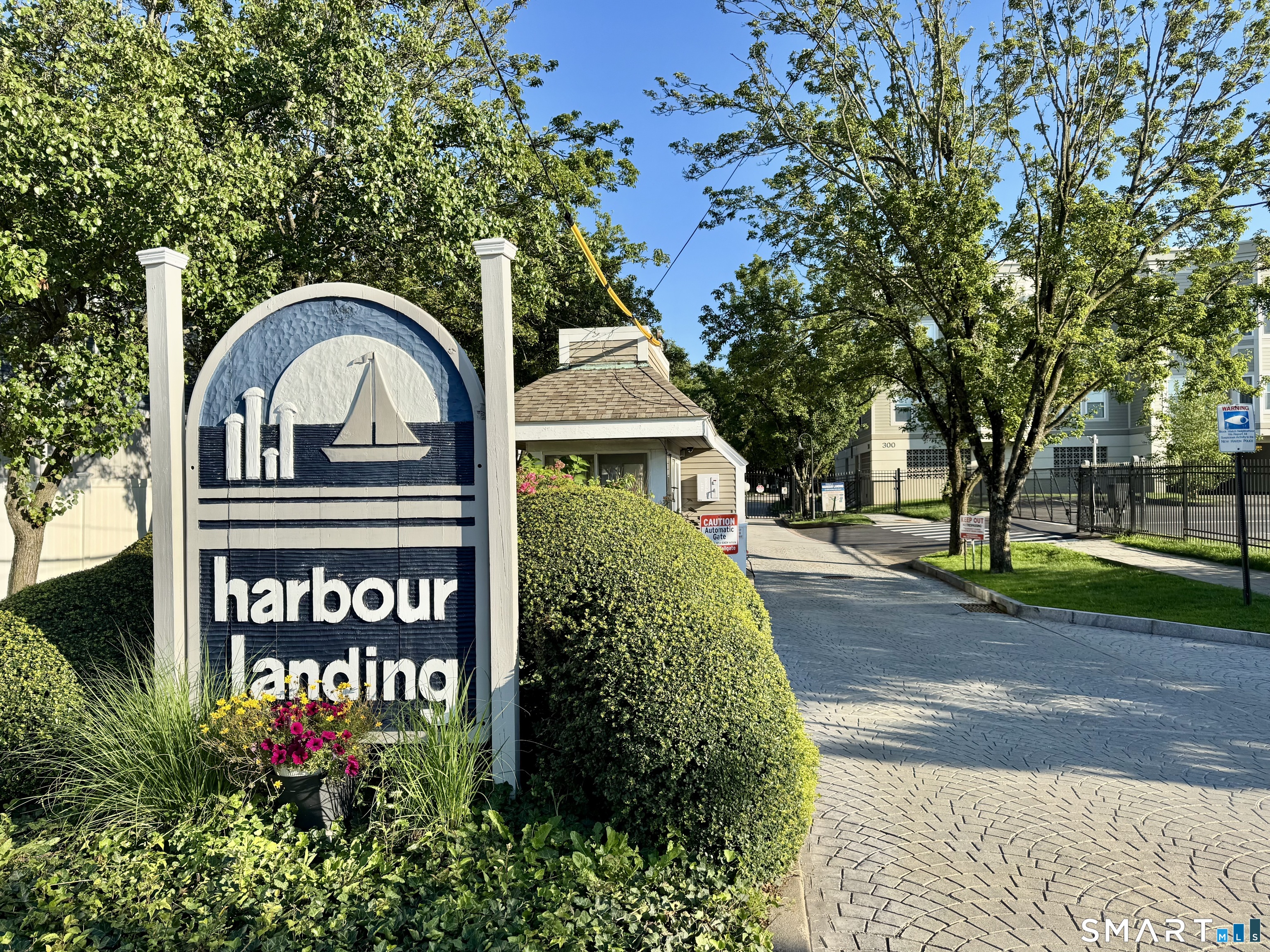 18 Harbour Close Property Photo 1