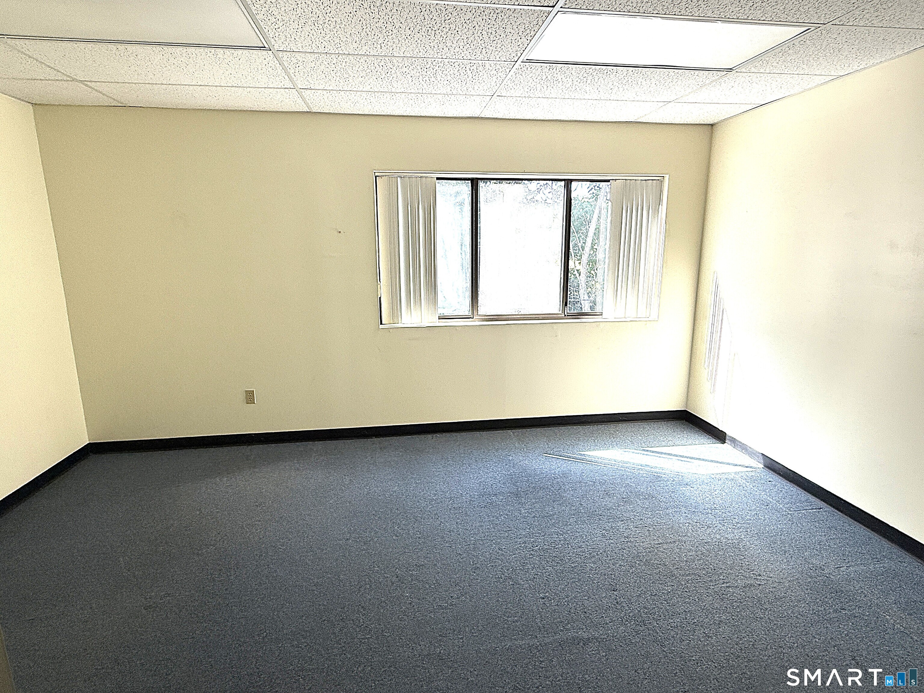 15-r Hartford 2 J Avenue Property Photo 3