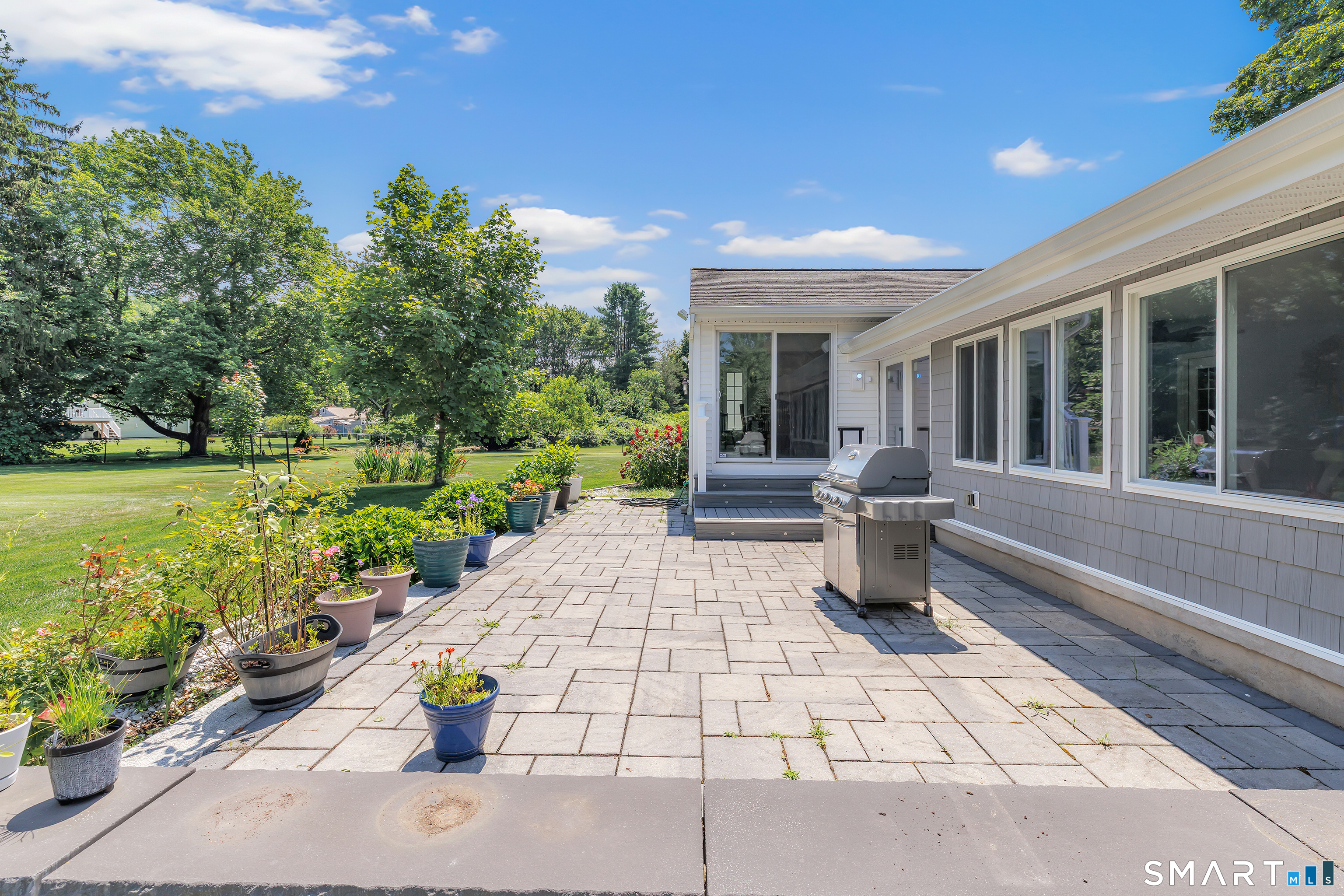 80 Frost Street Property Photo 14