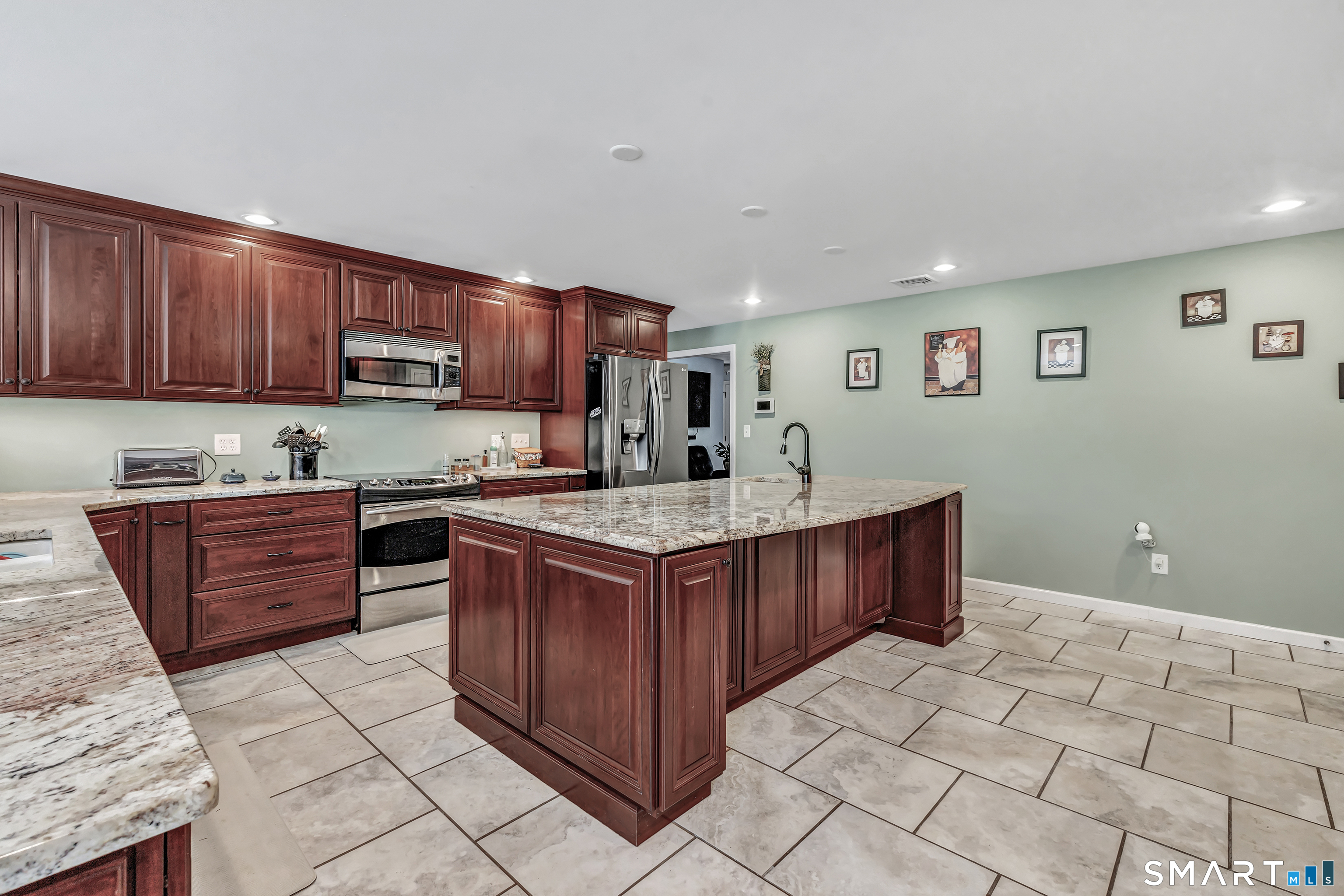 80 Frost Street Property Photo 20